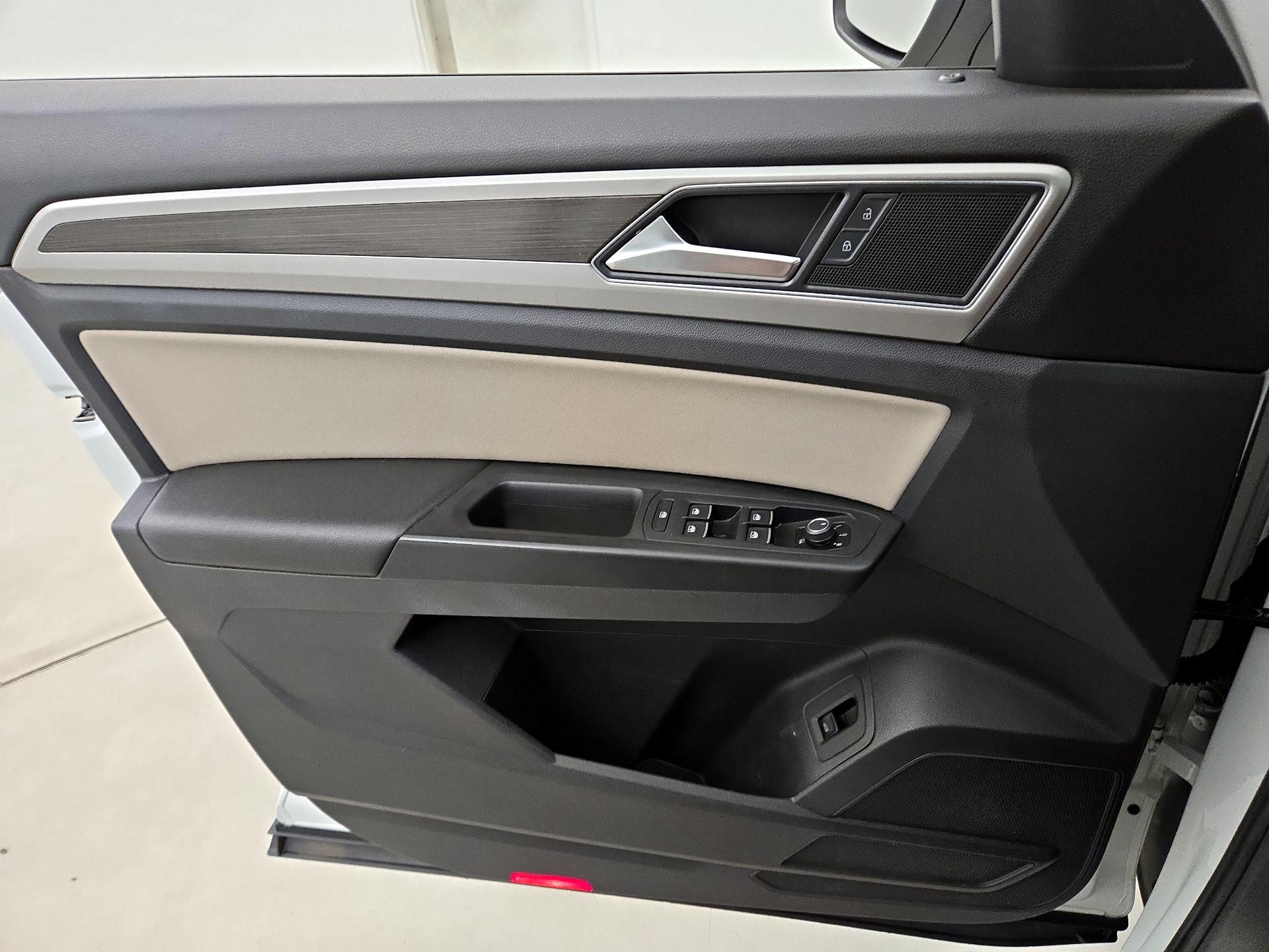 Thumbnail: 2018 Volkswagen Atlas - 12