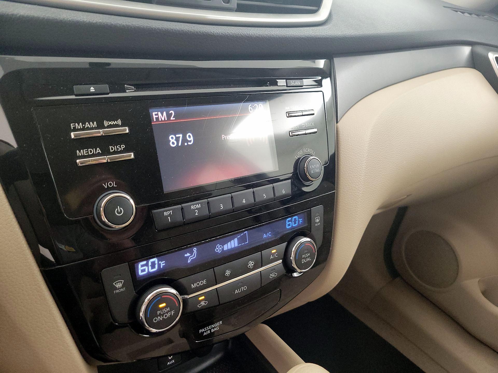 Thumbnail: 2014 Nissan Rogue - 15