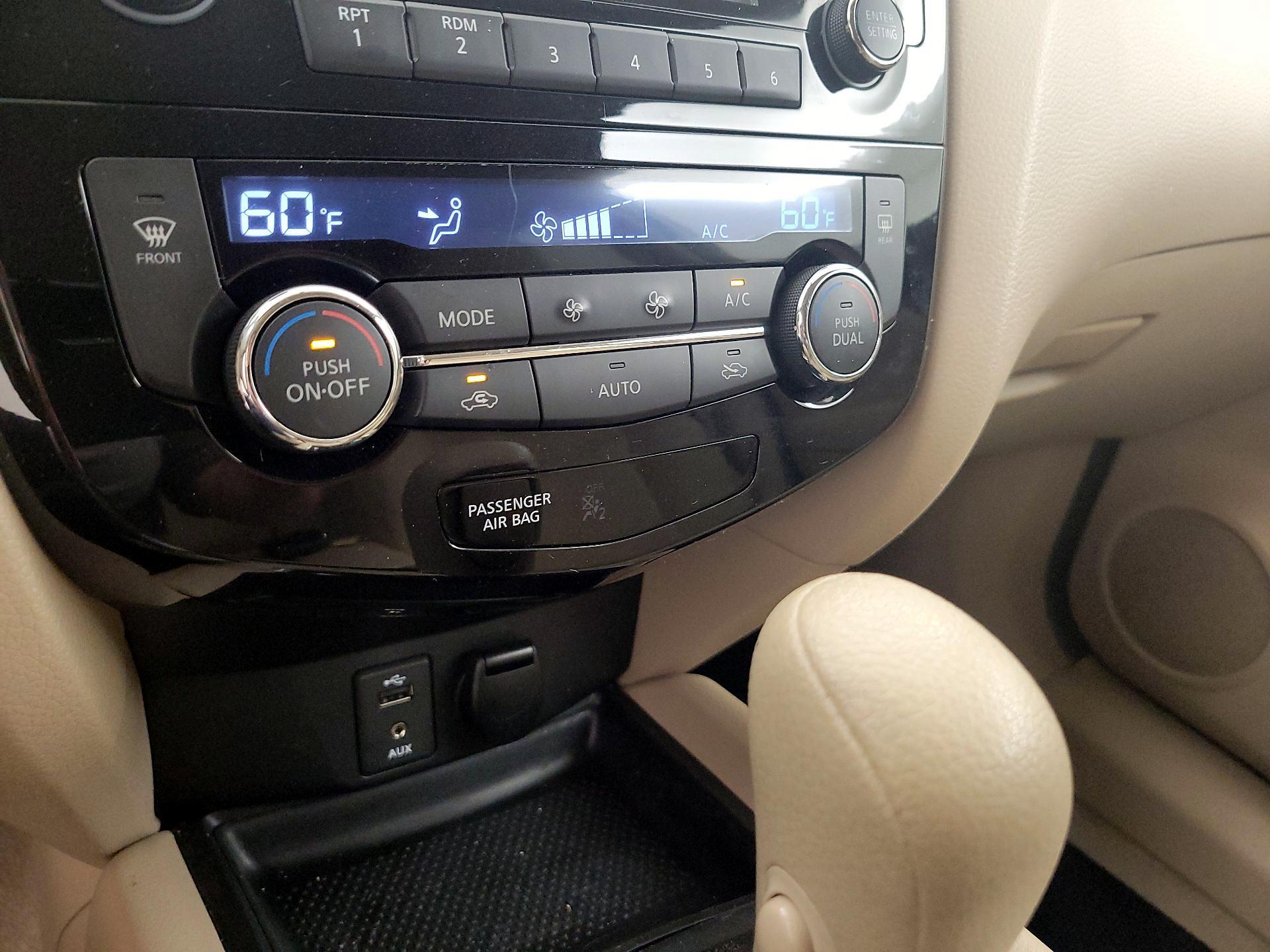 Thumbnail: 2014 Nissan Rogue - 16