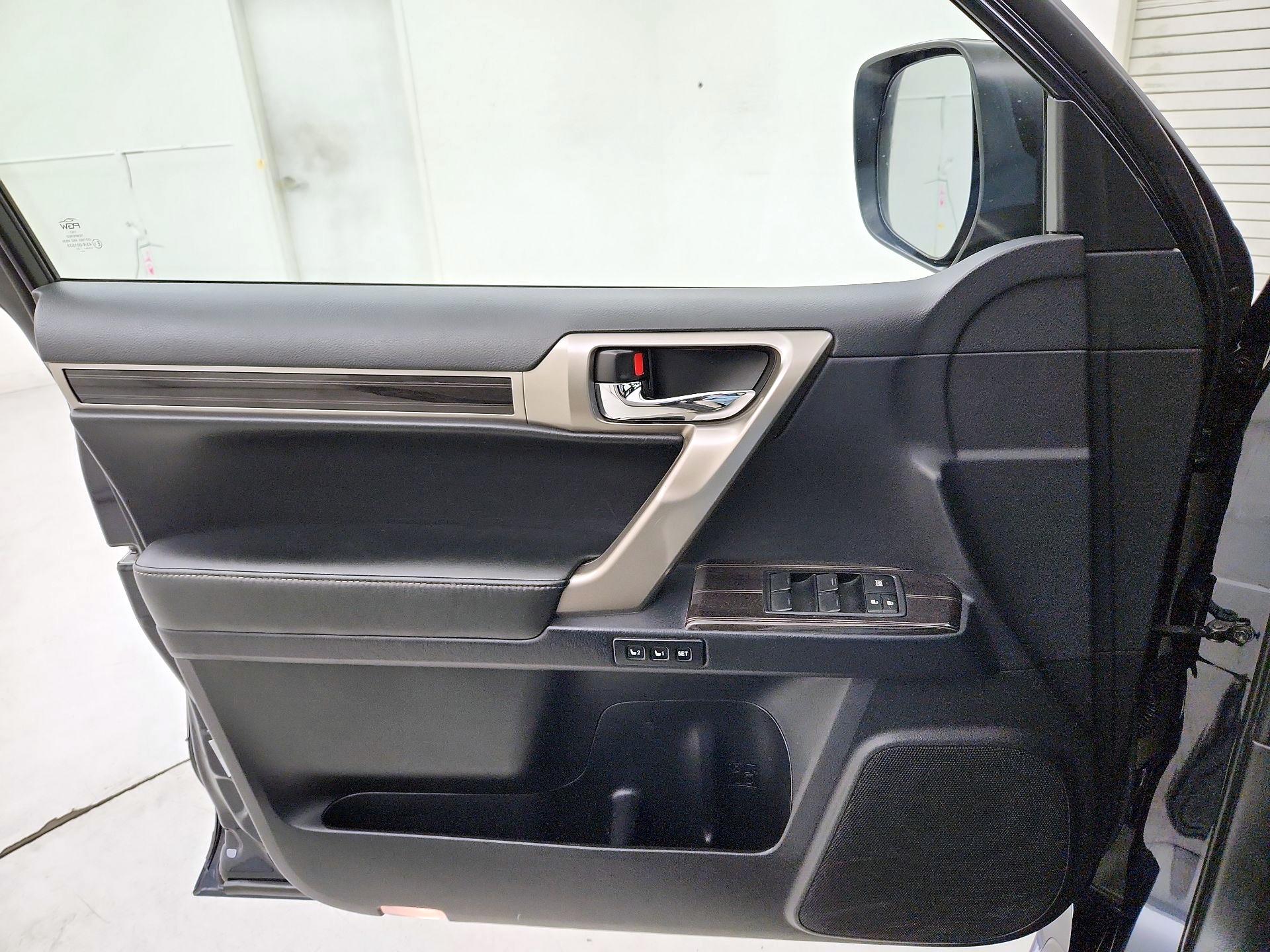 Thumbnail: 2020 Lexus GX - 12