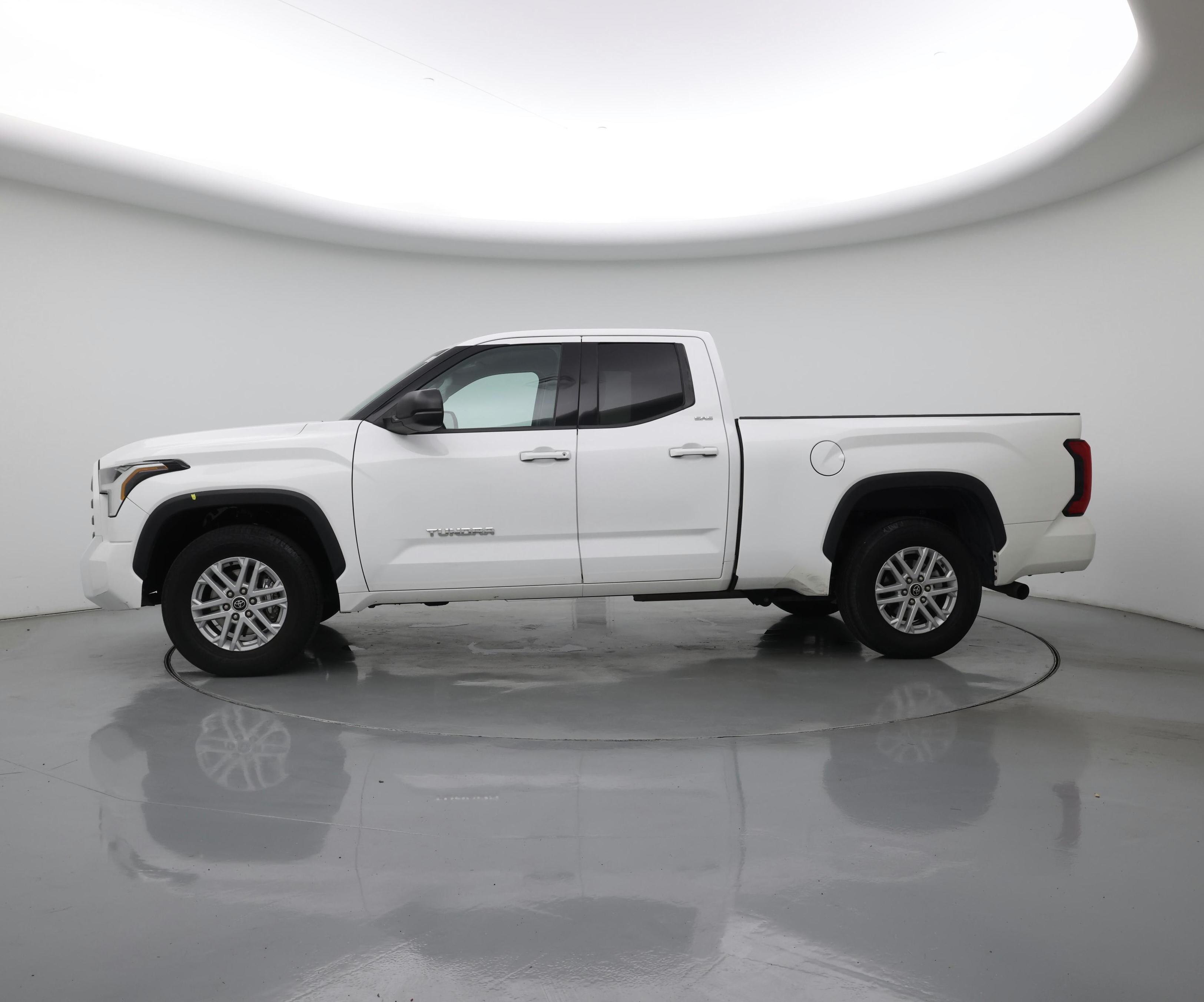 Thumbnail: 2022 Toyota Tundra - 3