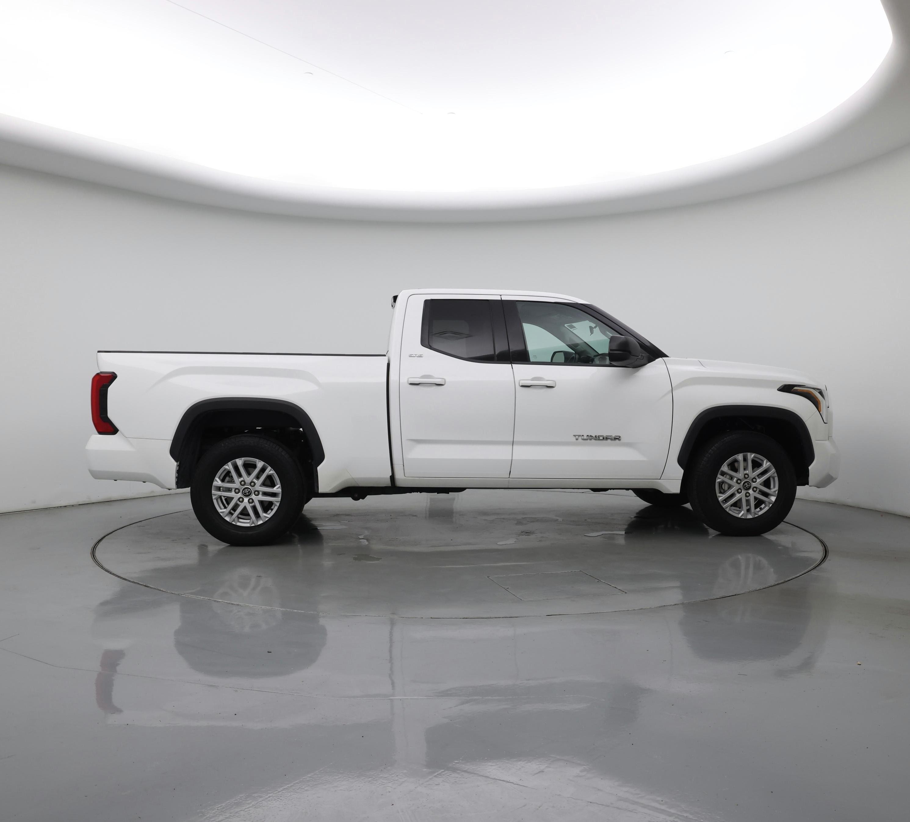 Thumbnail: 2022 Toyota Tundra - 7
