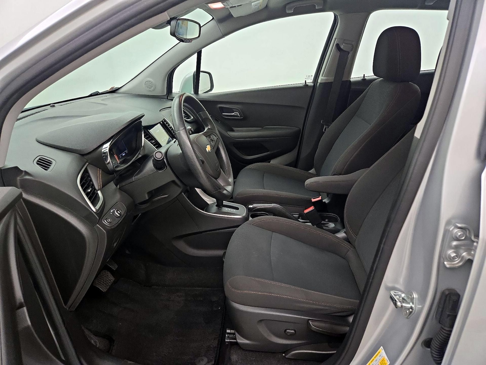 2018 Chevrolet Trax LS - Photo 12