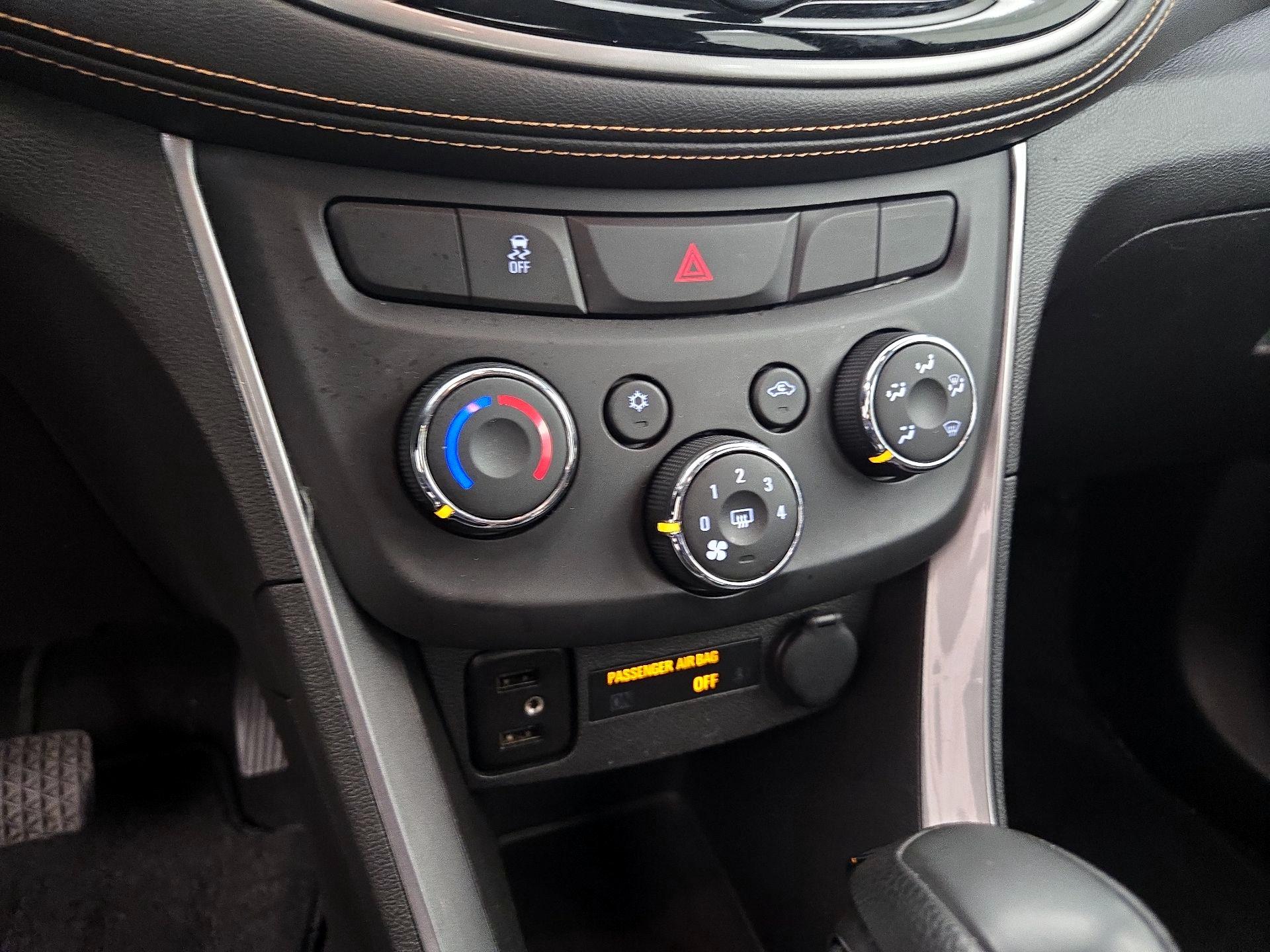 Thumbnail: 2018 Chevrolet Trax - 16