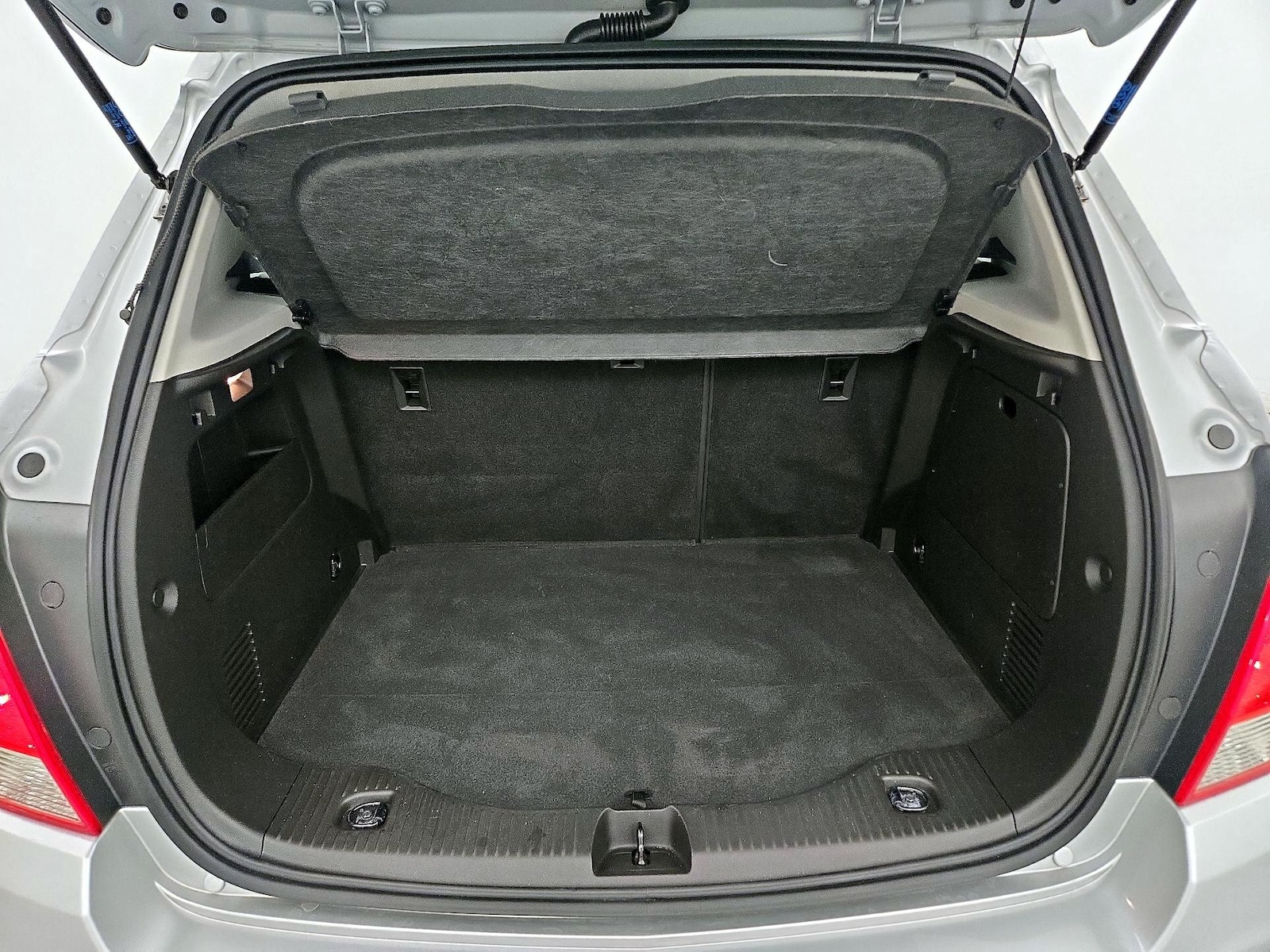 2018 Chevrolet Trax LS - Photo 21