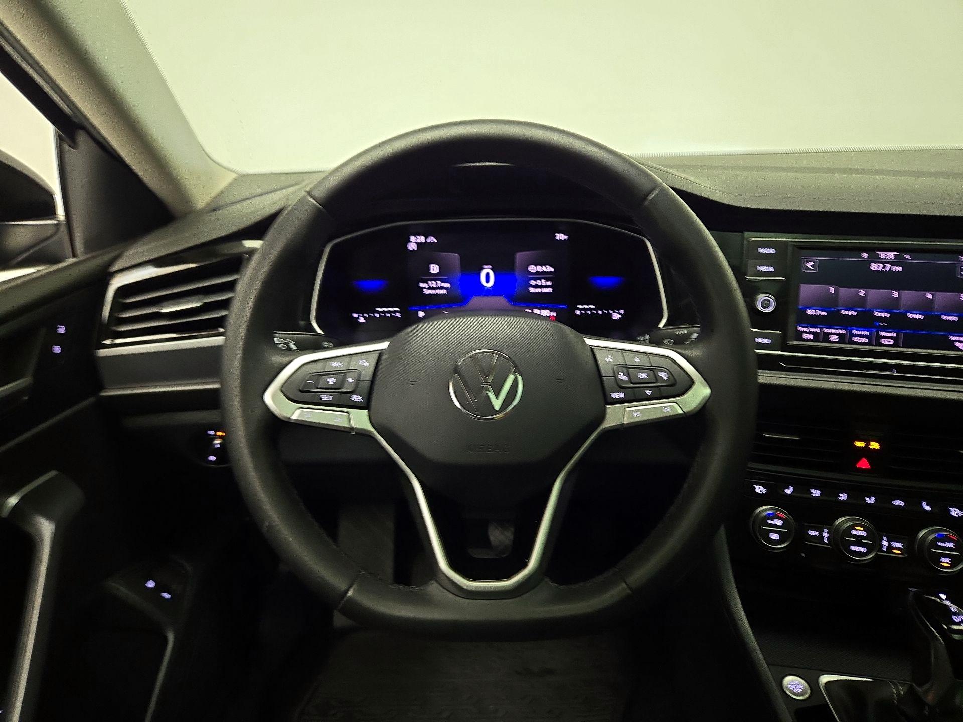 Thumbnail: 2024 Volkswagen Jetta - 10