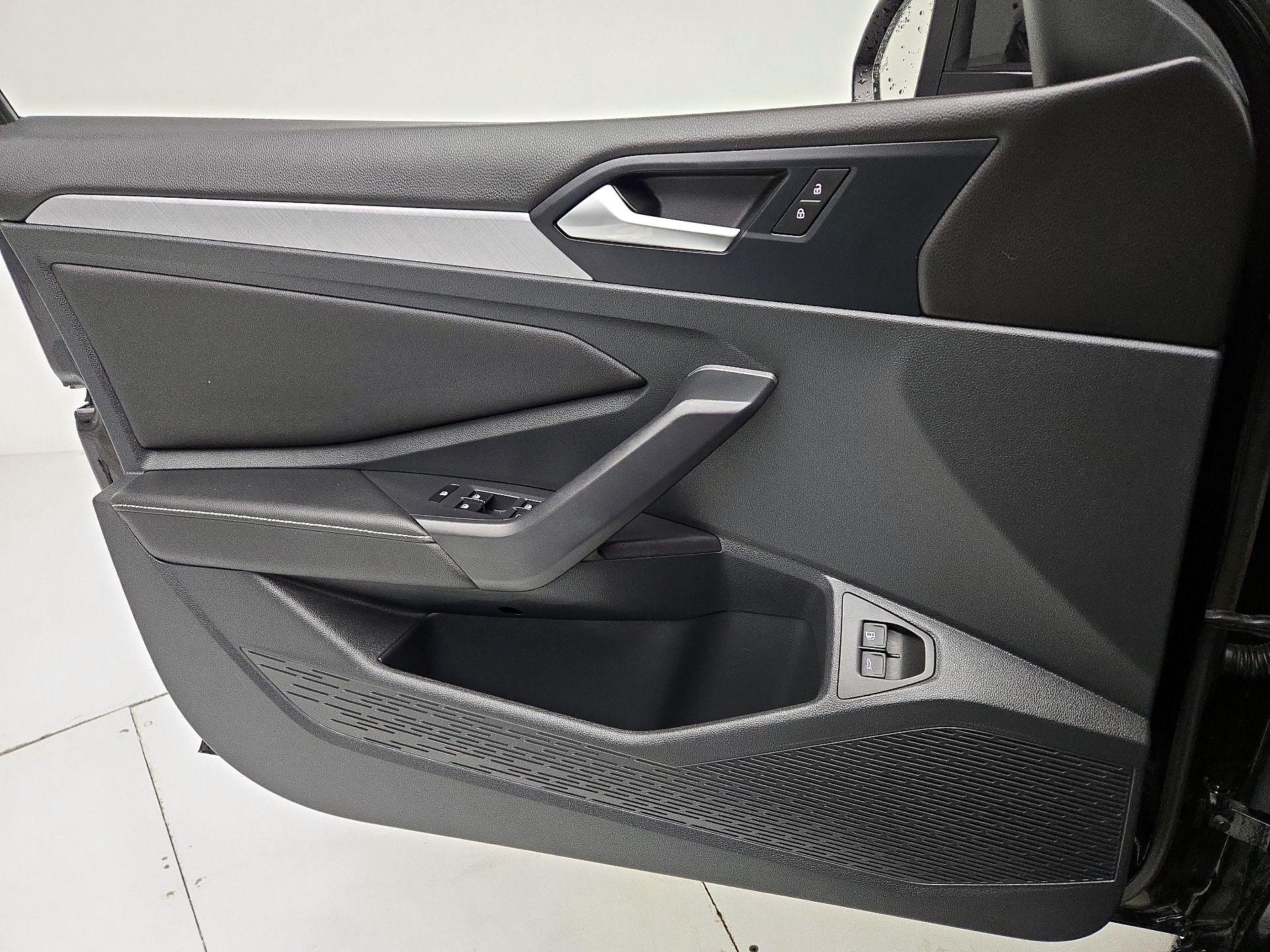 Thumbnail: 2024 Volkswagen Jetta - 12