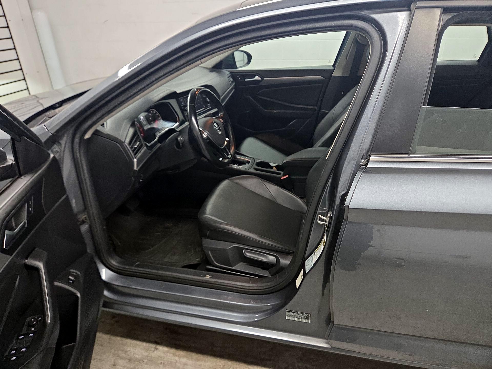 Thumbnail: 2019 Volkswagen Jetta - 11