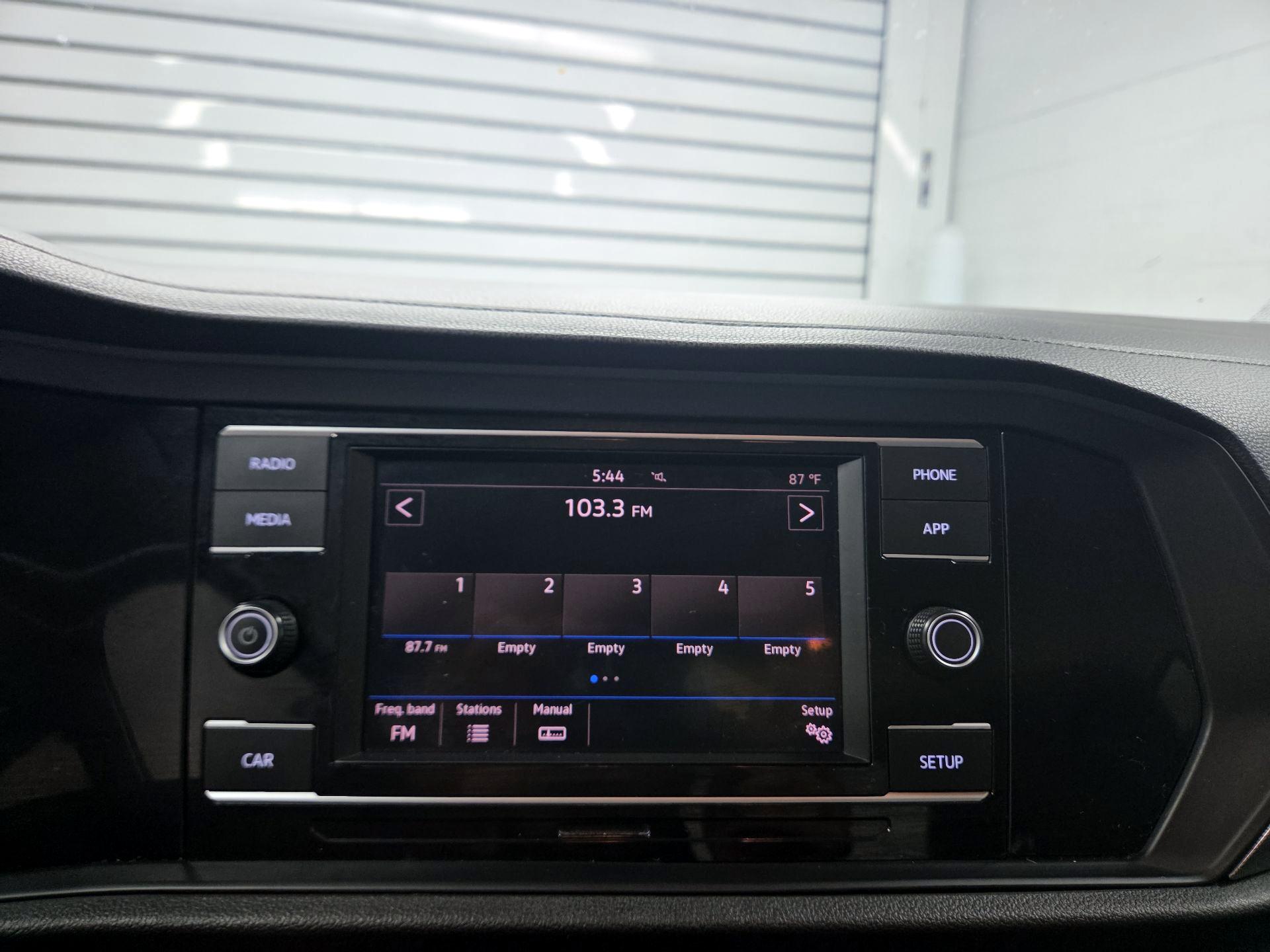 Thumbnail: 2019 Volkswagen Jetta - 13