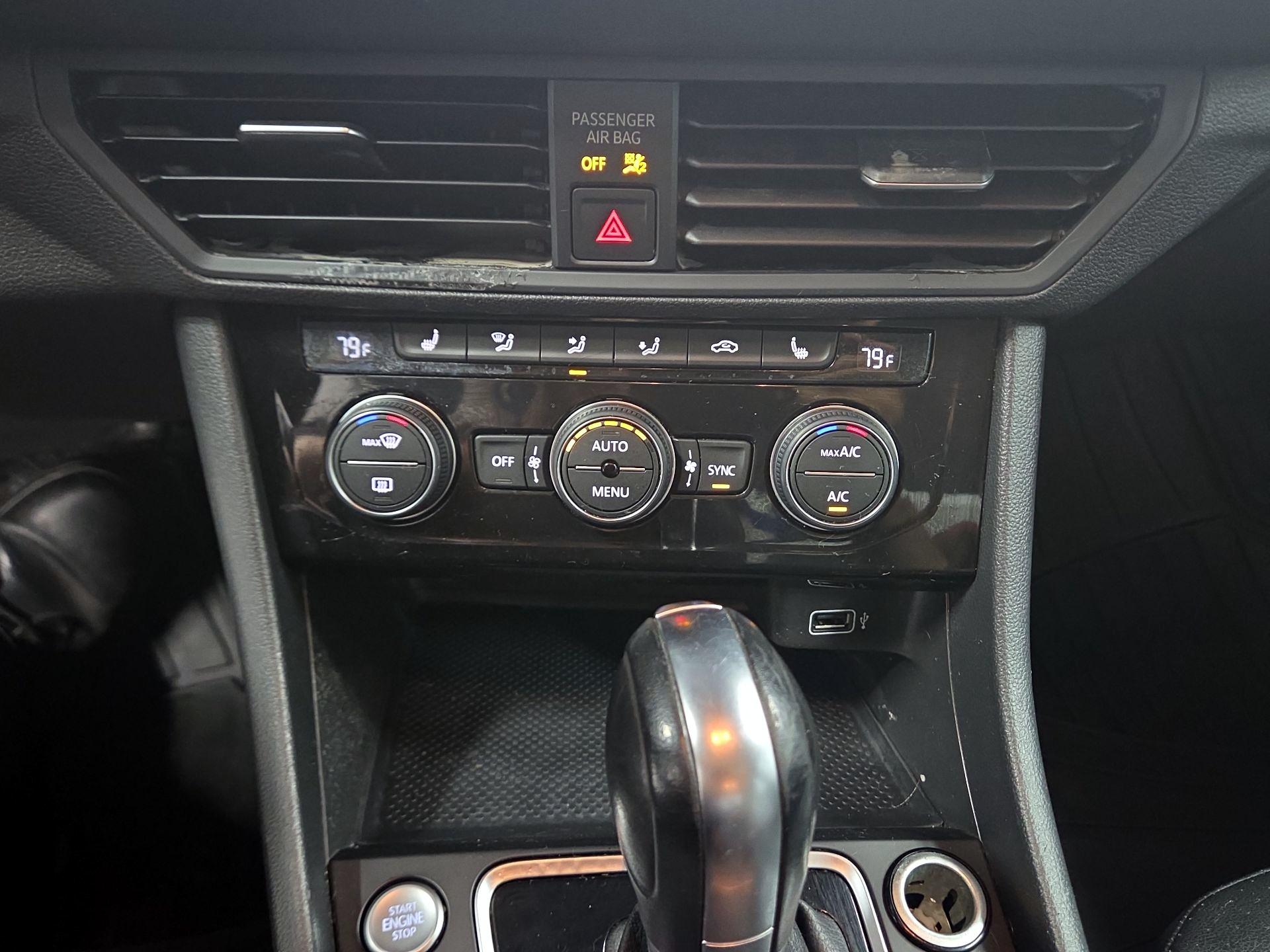 Thumbnail: 2019 Volkswagen Jetta - 14