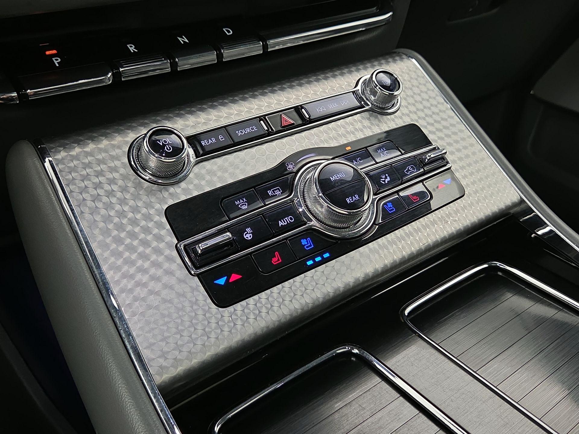 Thumbnail: 2021 Lincoln Aviator - 17
