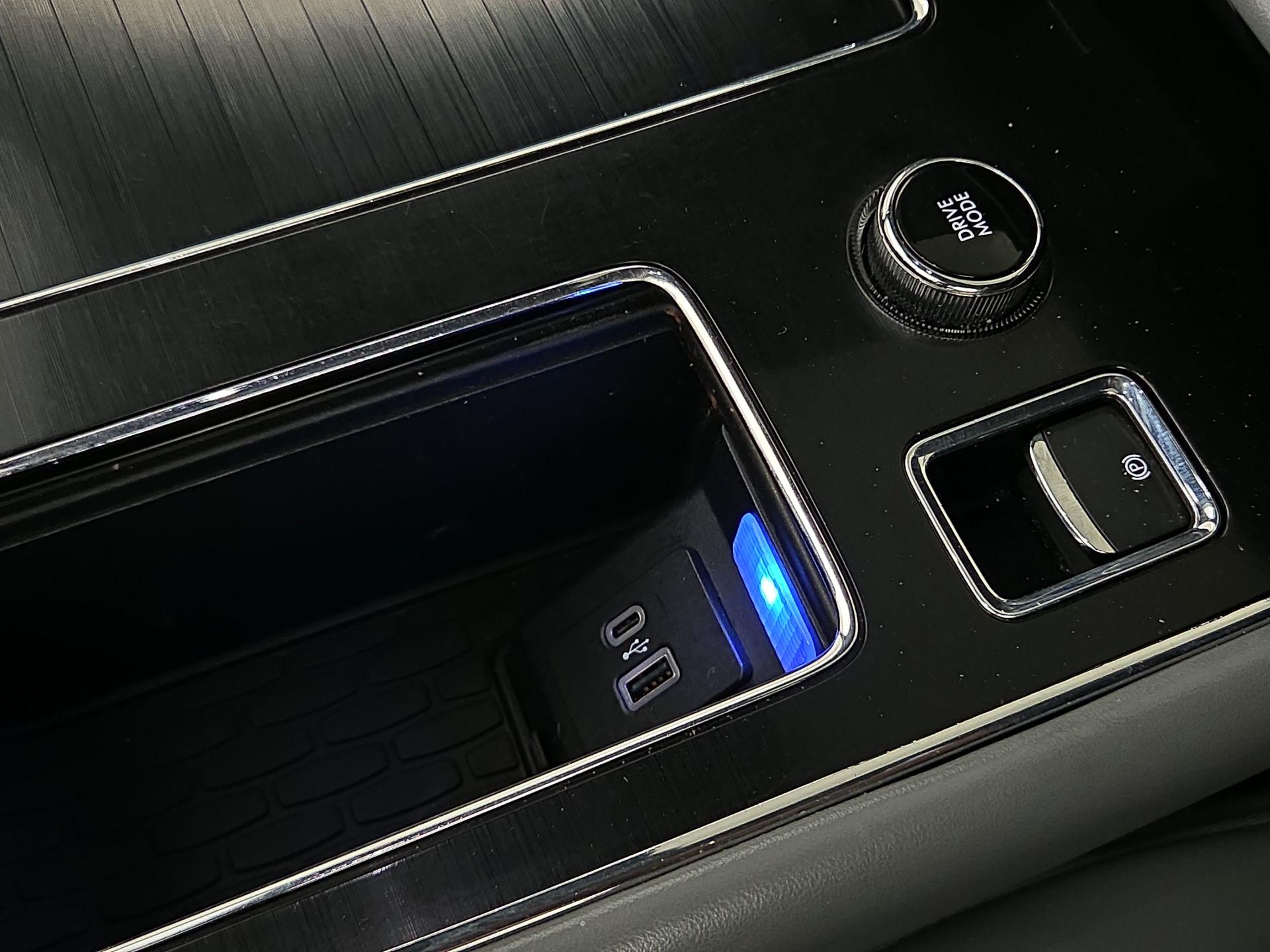 Thumbnail: 2021 Lincoln Aviator - 19
