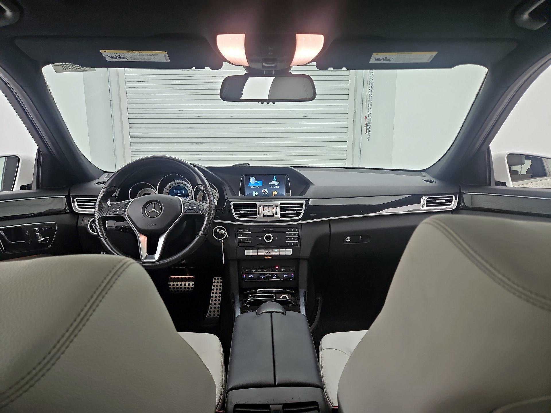 Thumbnail: 2016 Mercedes-Benz E-Class - 9