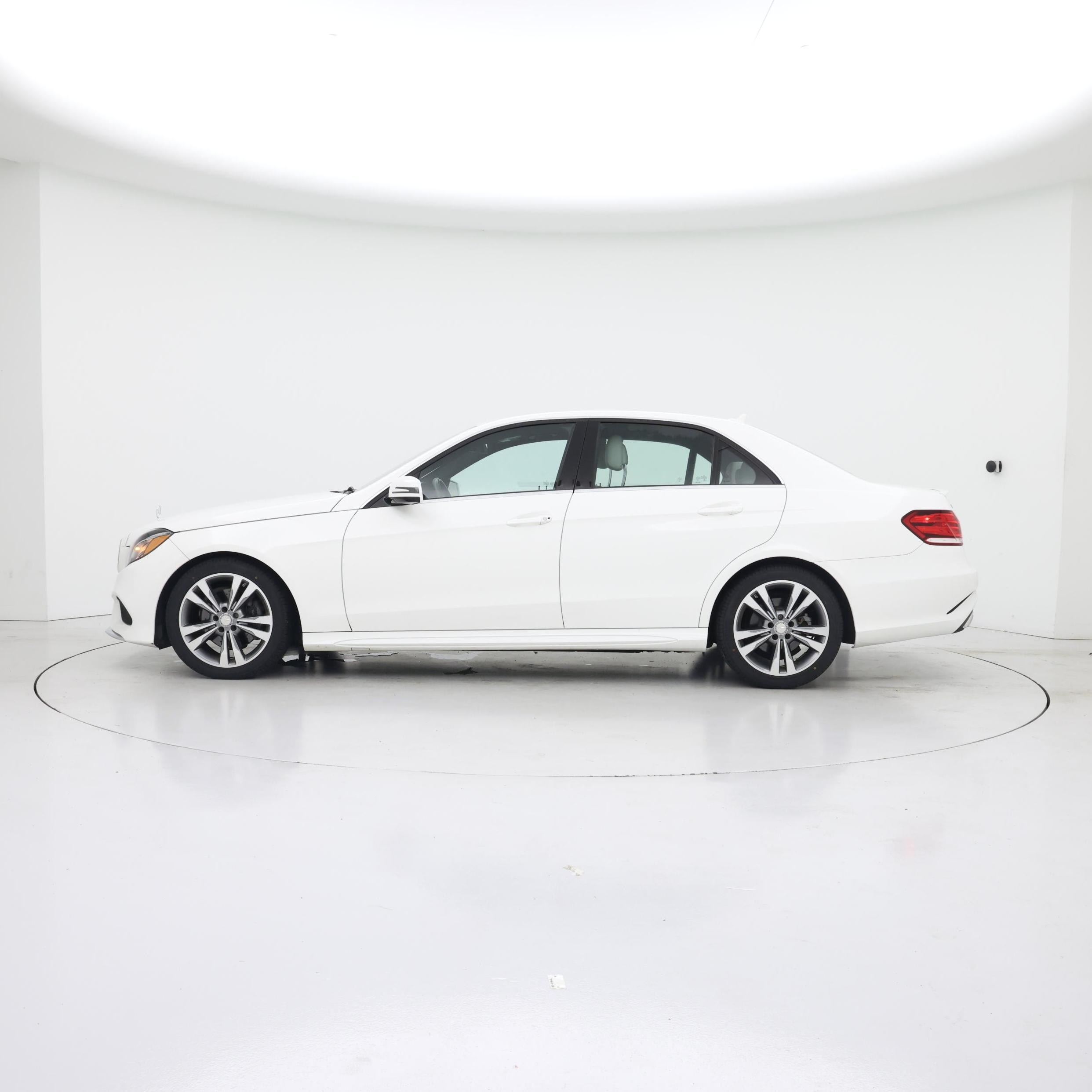 Thumbnail: 2016 Mercedes-Benz E-Class - 3