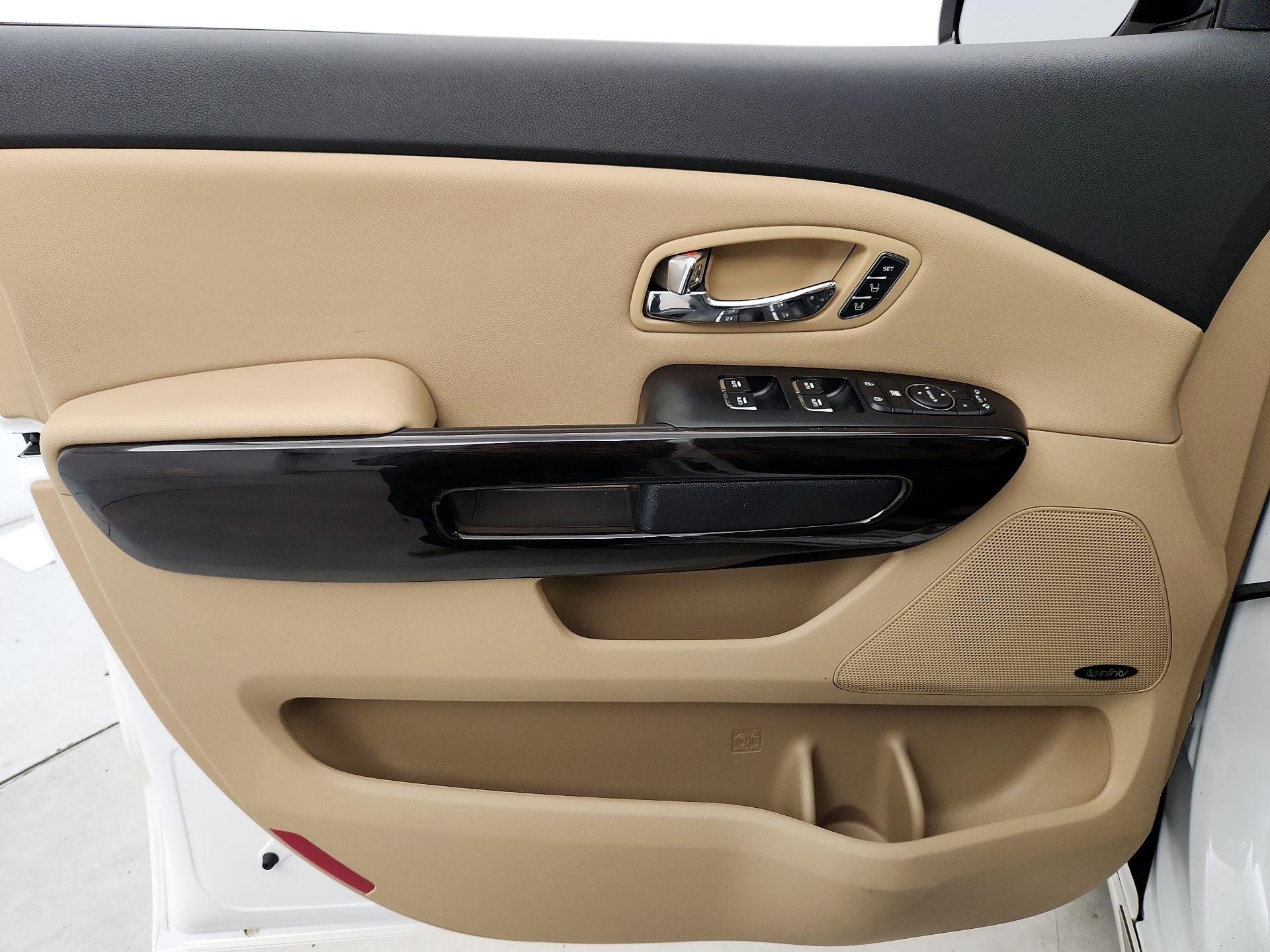 Thumbnail: 2018 Kia Sedona - 12