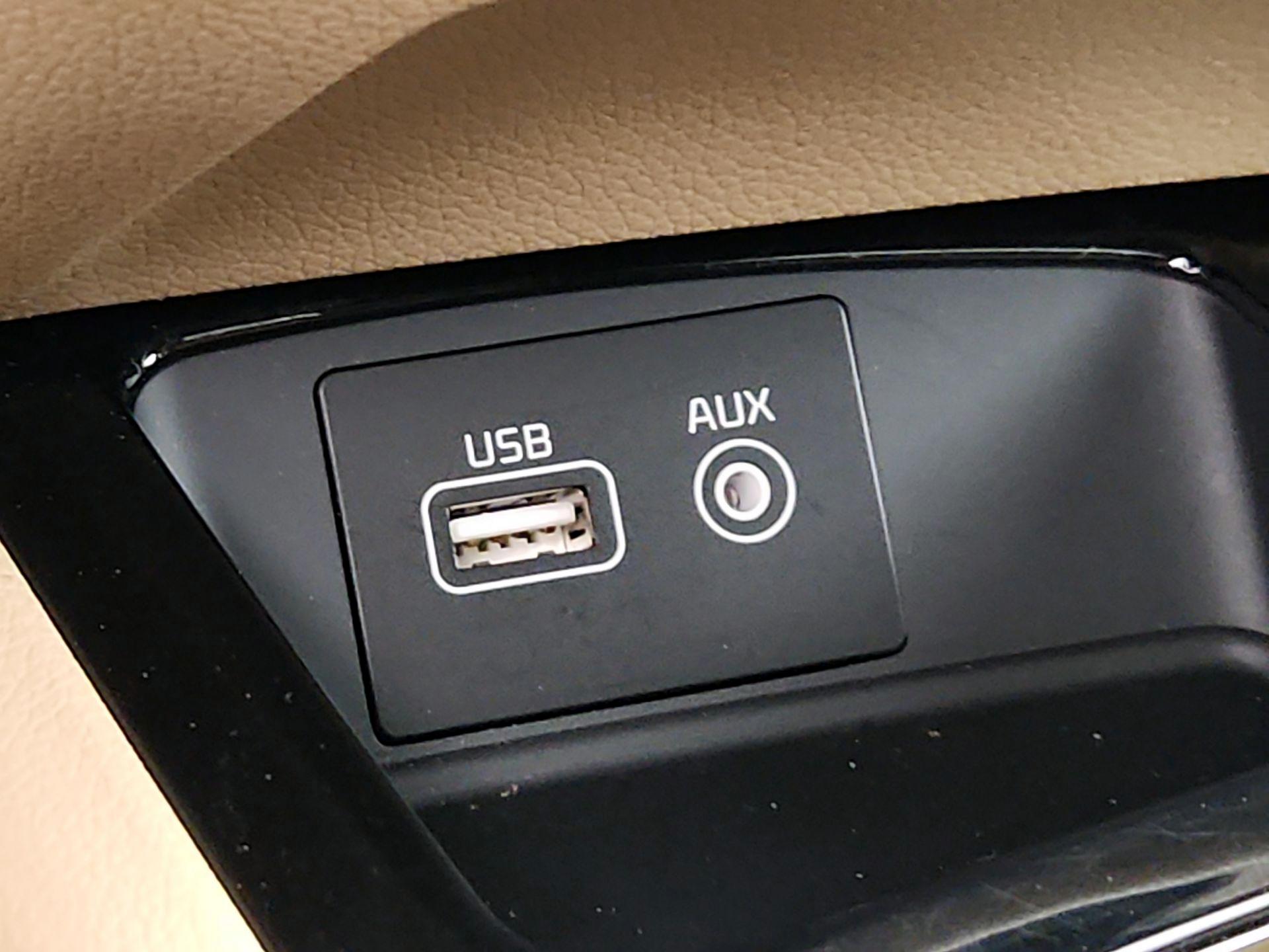 Thumbnail: 2018 Kia Sedona - 19