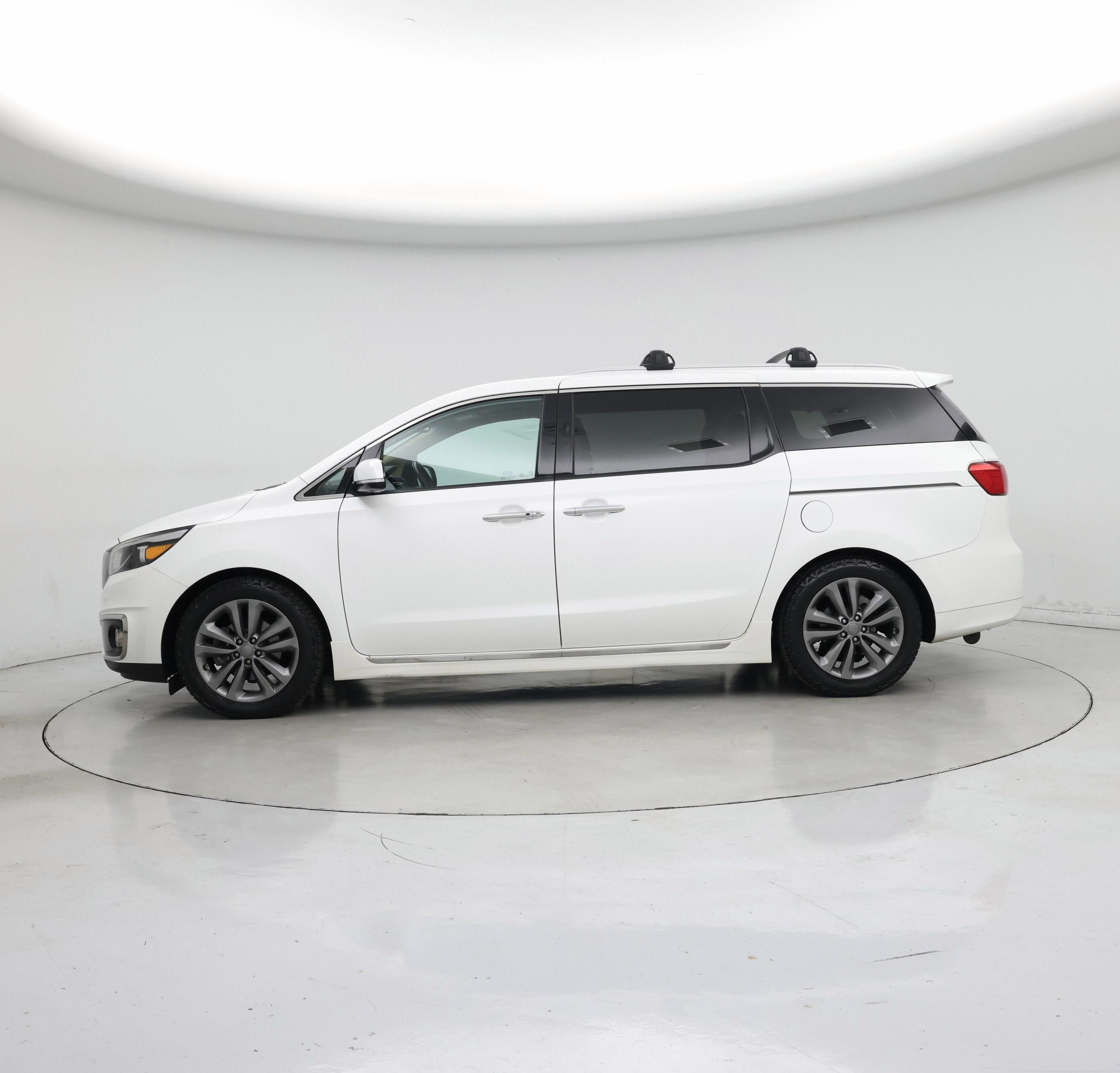 Thumbnail: 2018 Kia Sedona - 3