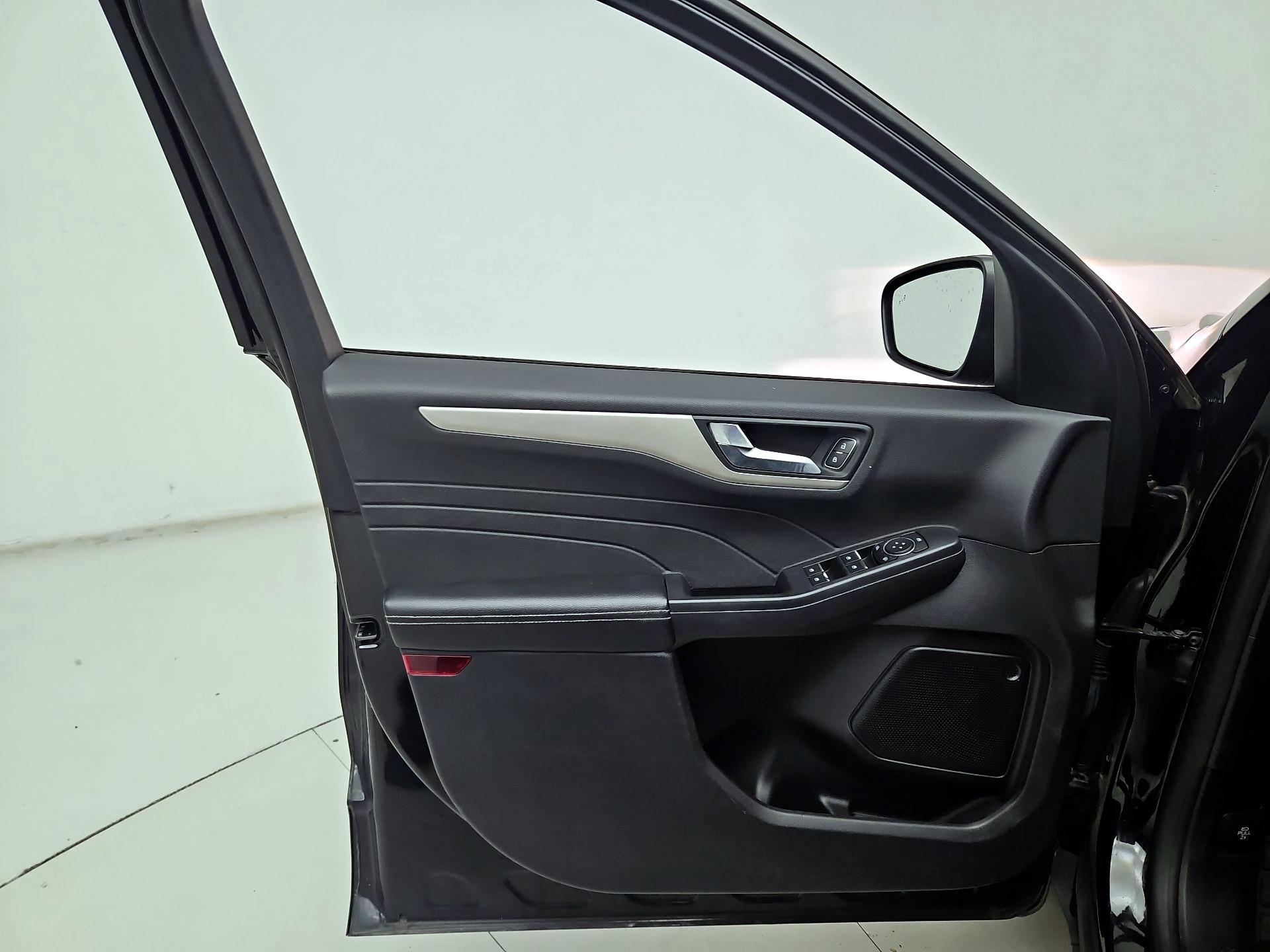 Thumbnail: 2022 Ford Escape - 12