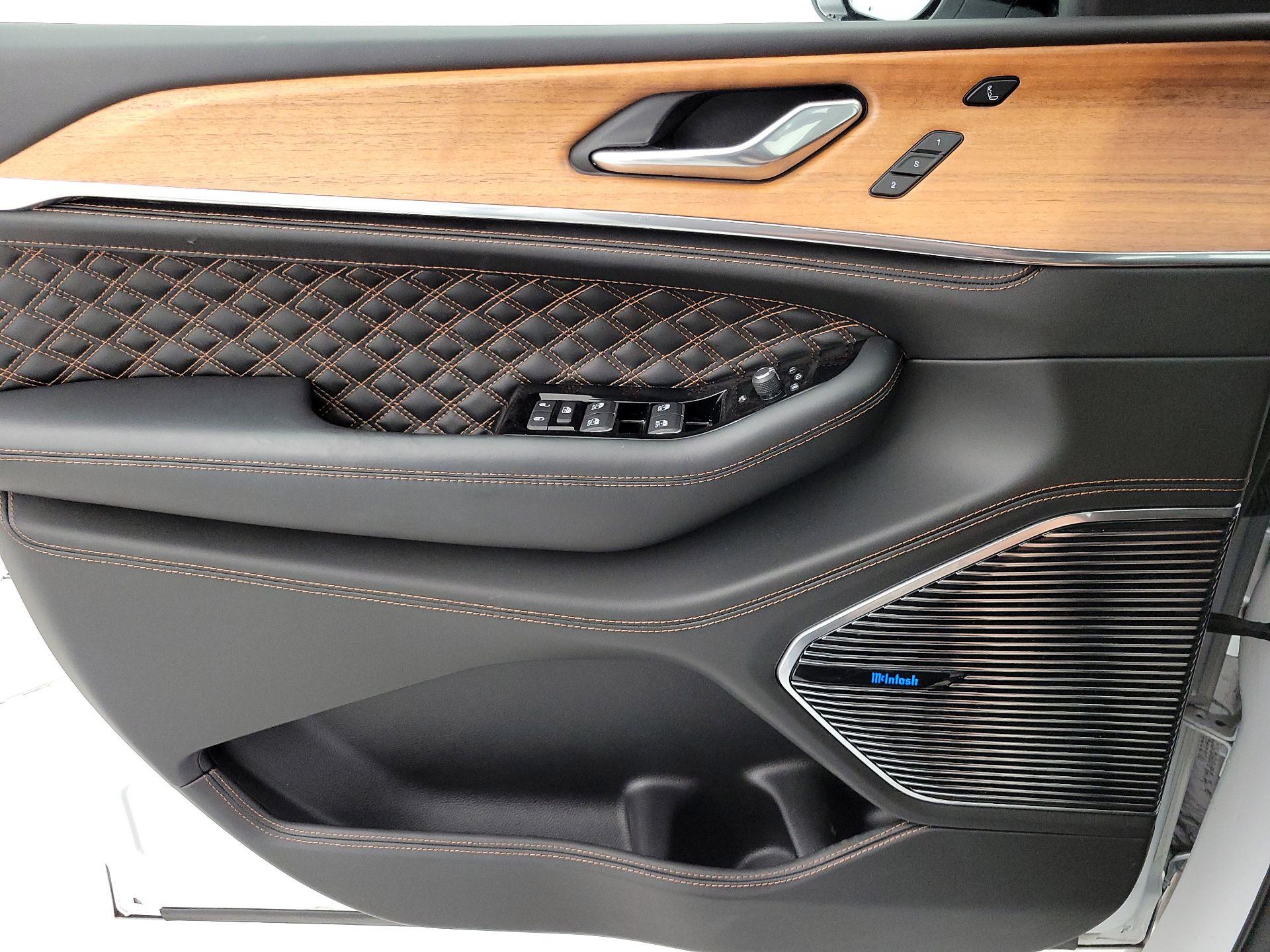 Thumbnail: 2025 Jeep Grand Cherokee - 12
