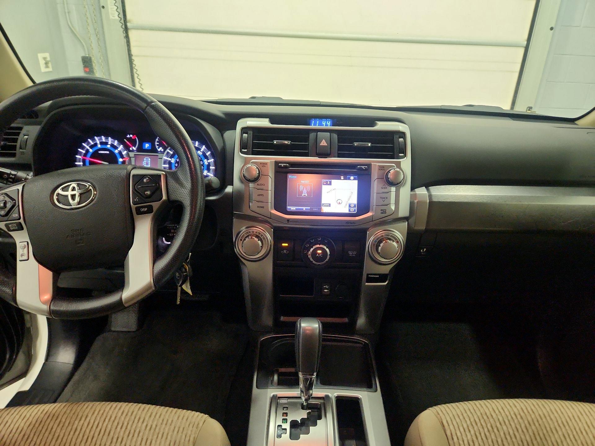 Thumbnail: 2015 Toyota 4Runner - 9