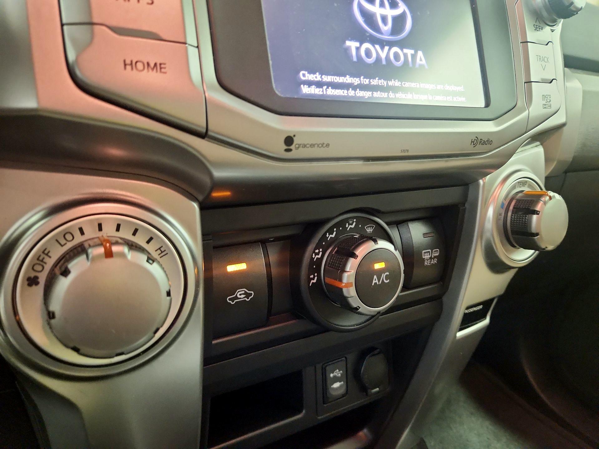 Thumbnail: 2015 Toyota 4Runner - 16