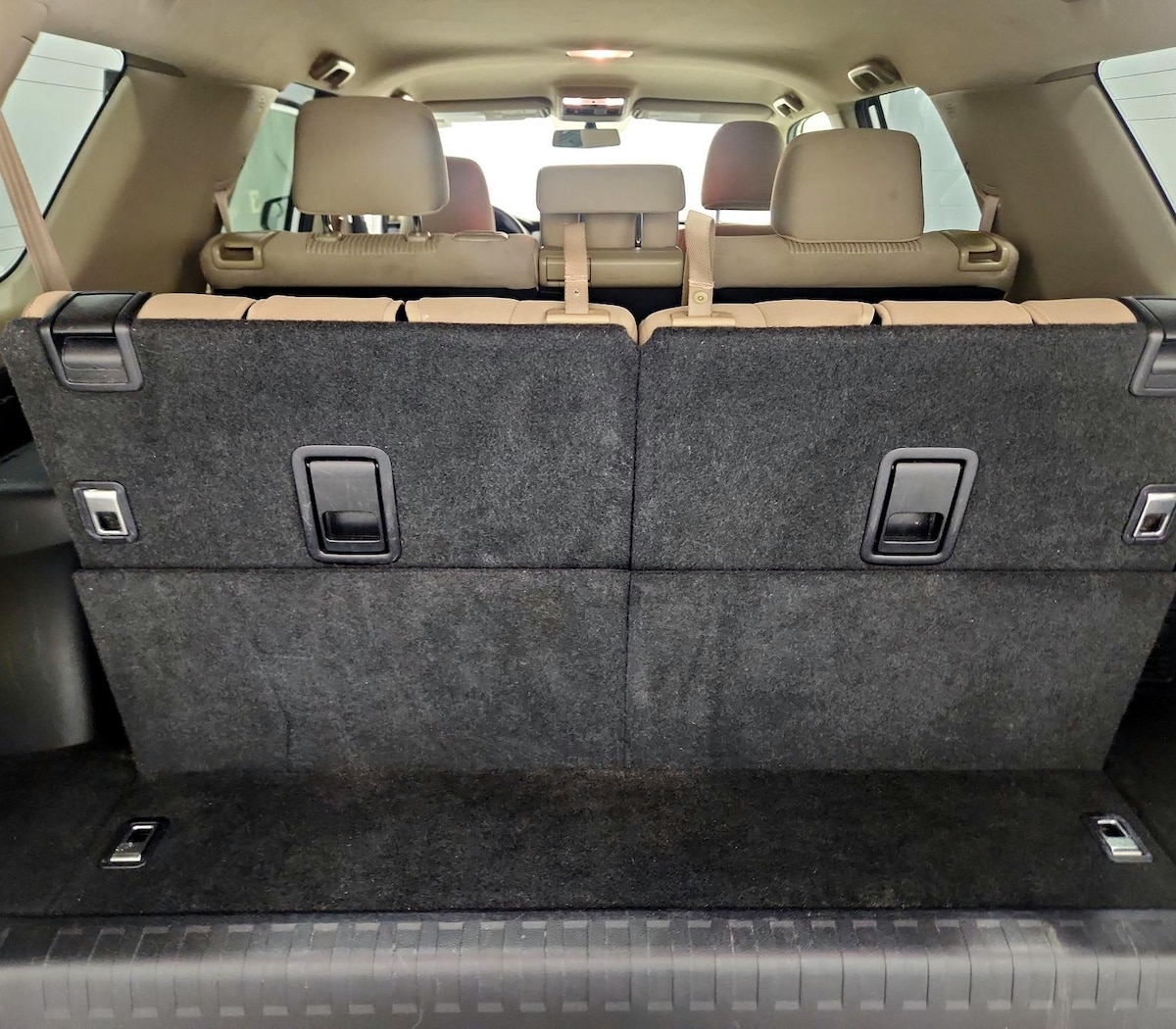 Trunk/Cargo (Seats Up)