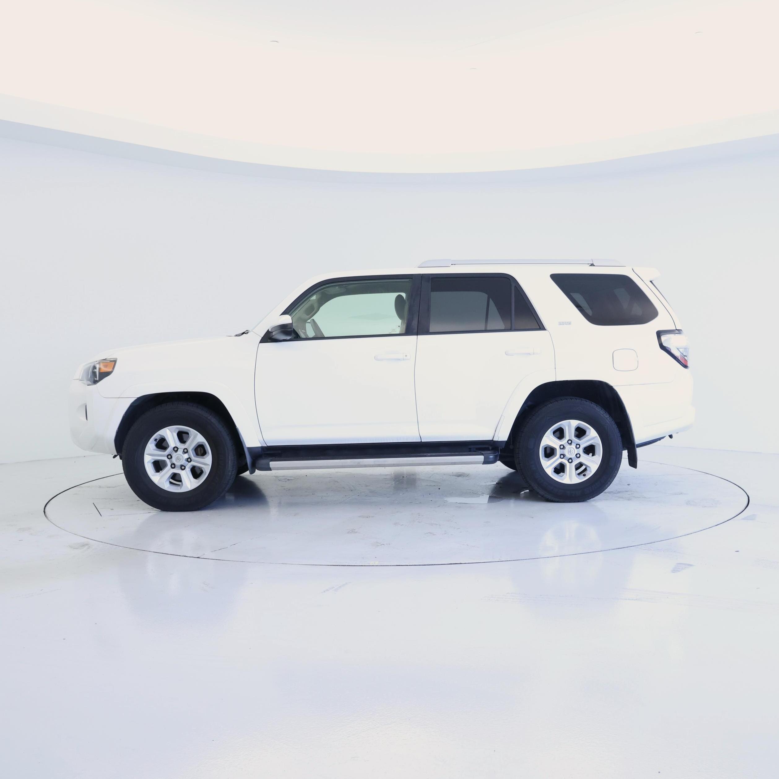 Thumbnail: 2015 Toyota 4Runner - 3