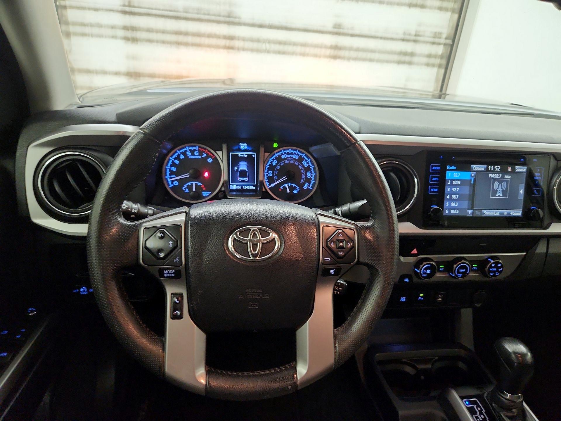 Thumbnail: 2017 Toyota Tacoma - 10