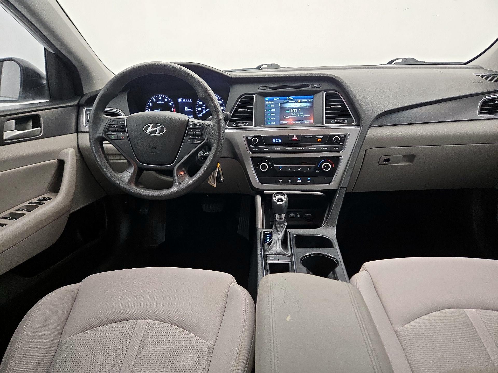 Thumbnail: 2016 Hyundai Sonata - 9