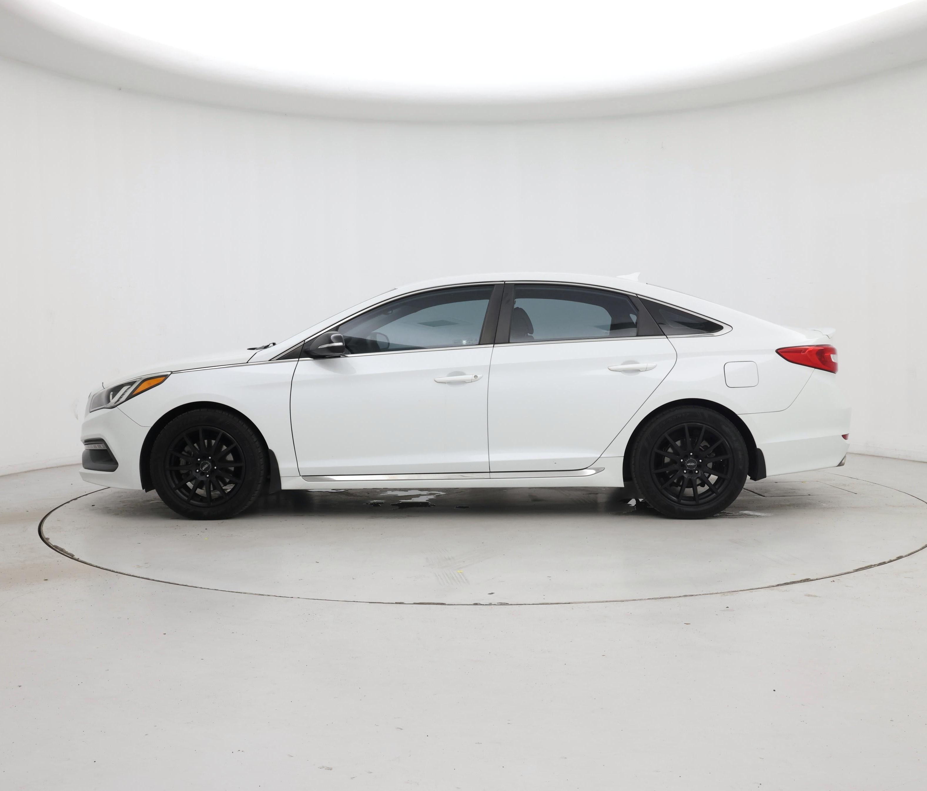 Thumbnail: 2016 Hyundai Sonata - 3