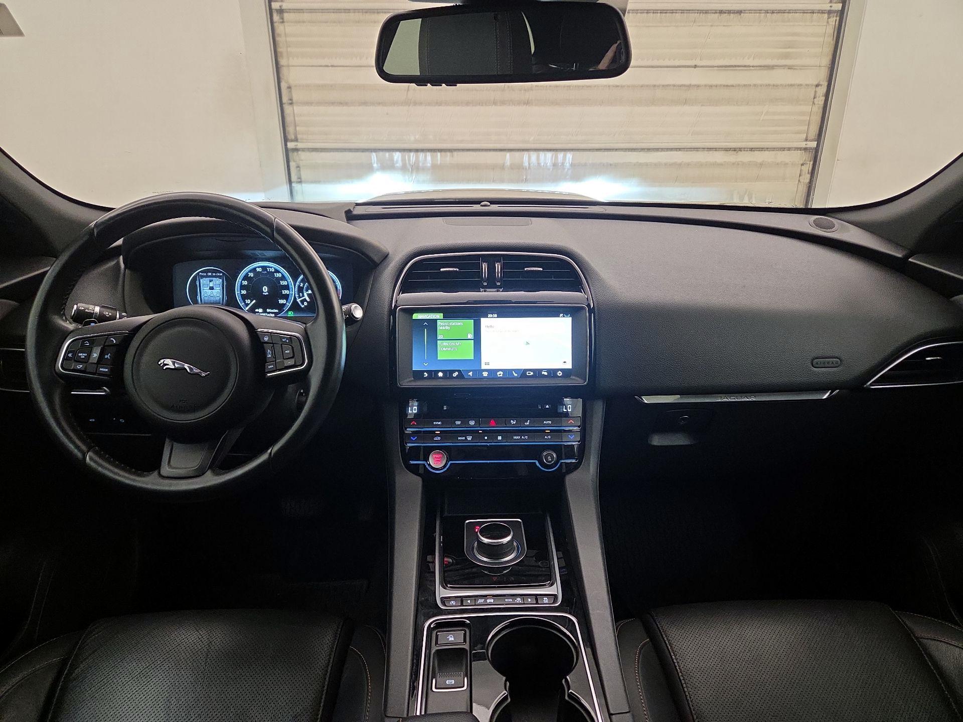 Thumbnail: 2017 Jaguar F-Pace - 9