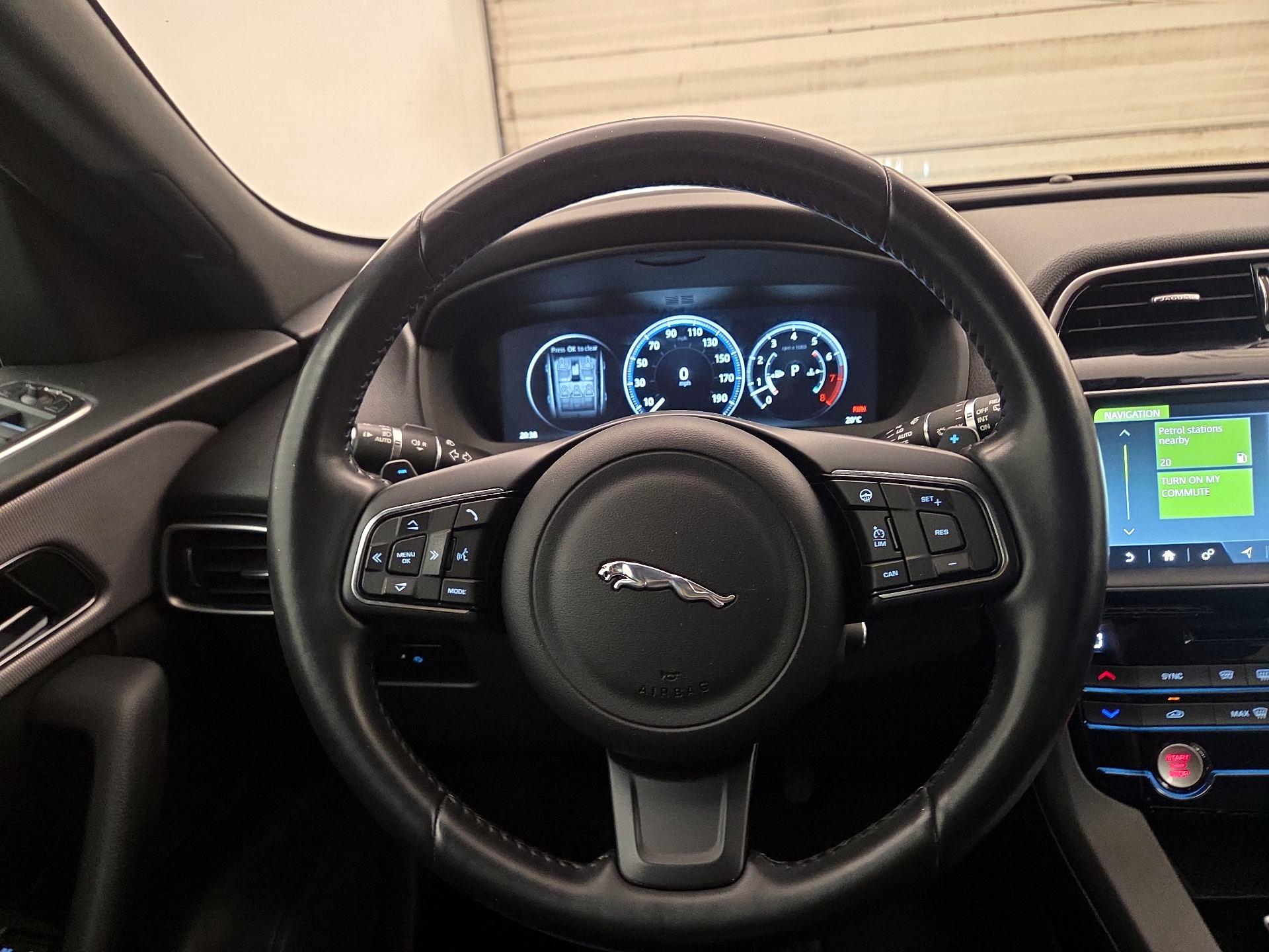 Thumbnail: 2017 Jaguar F-Pace - 10