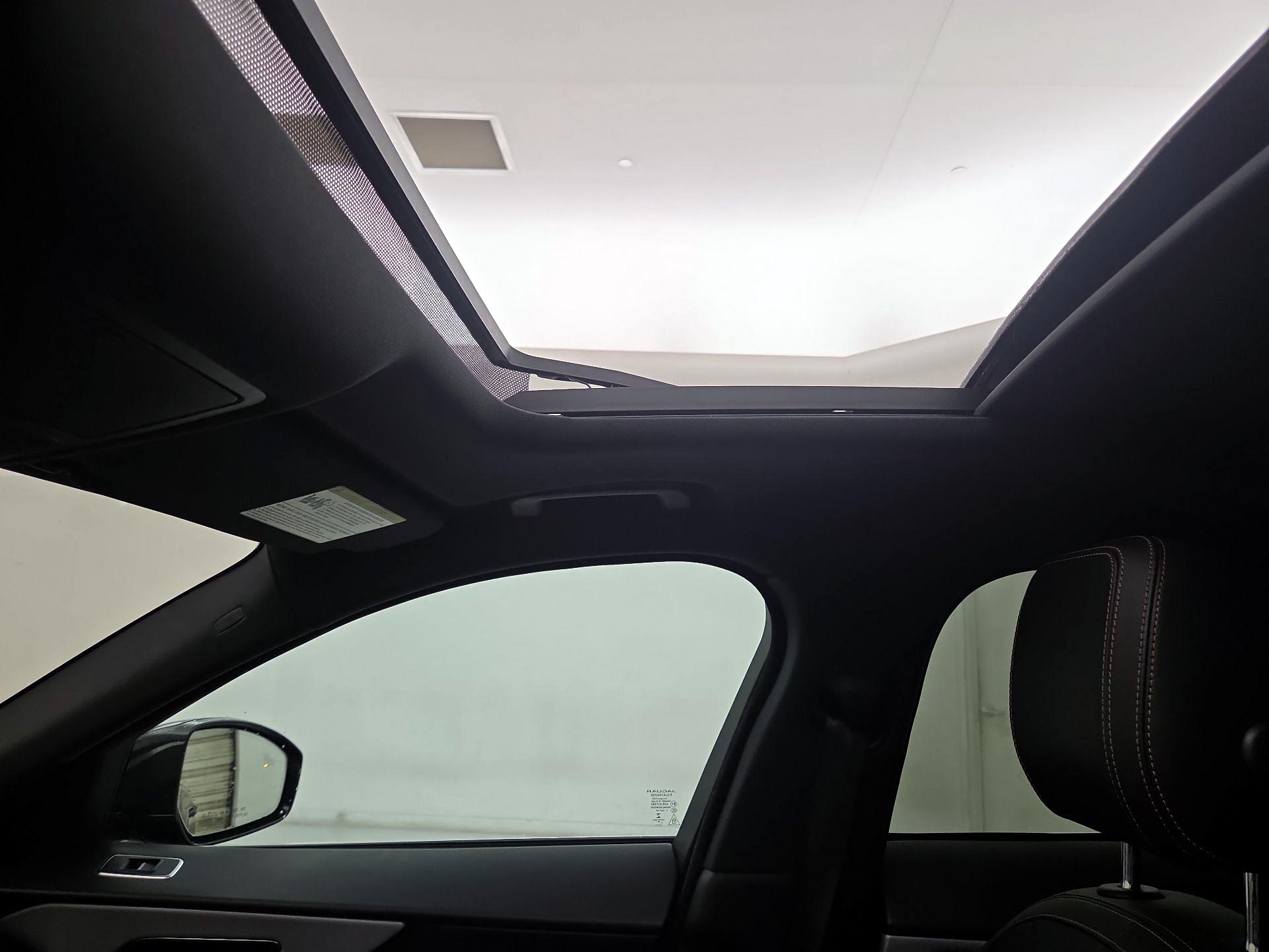 Thumbnail: 2017 Jaguar F-Pace - 20