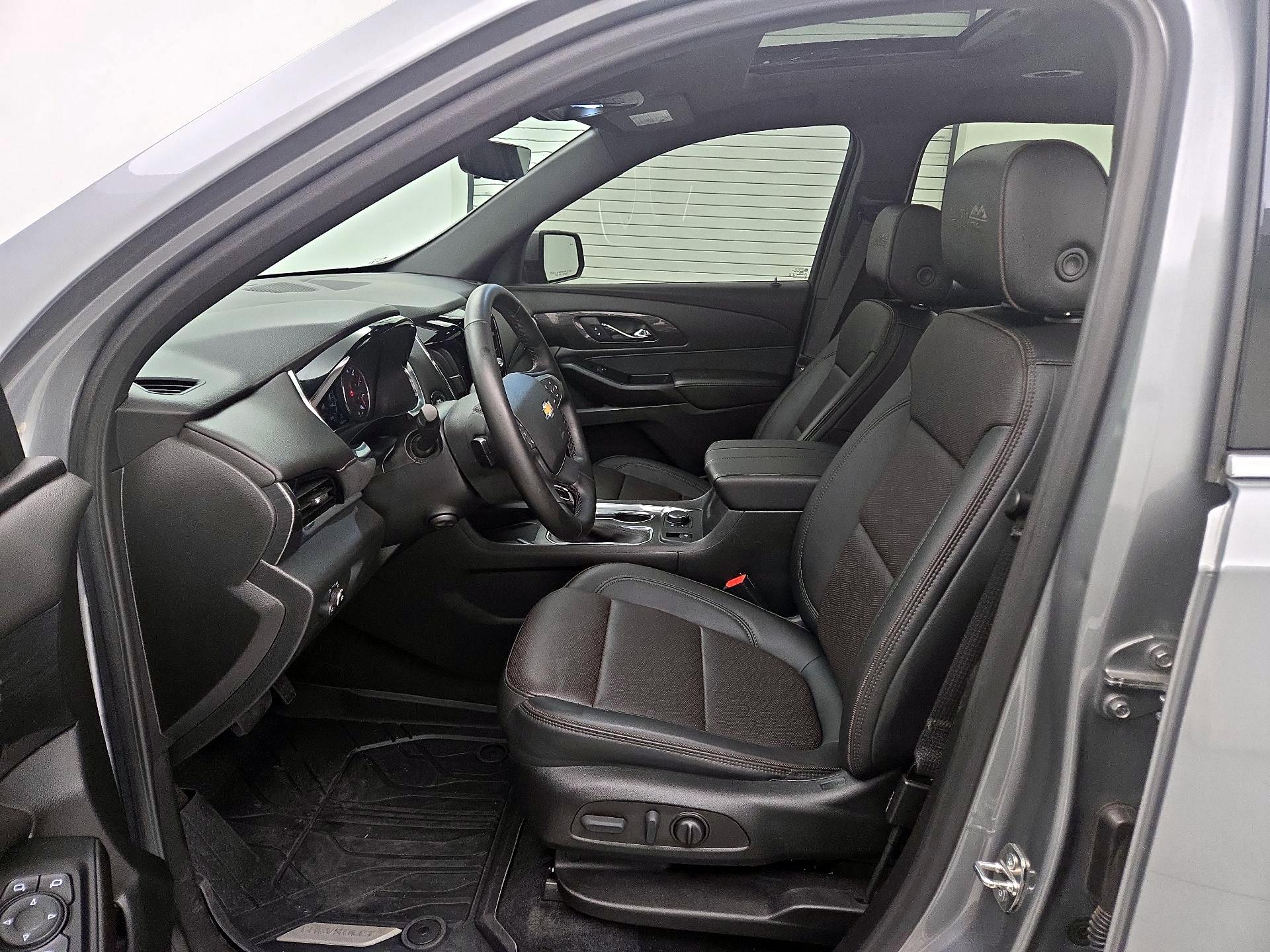 Thumbnail: 2023 Chevrolet Traverse - 11