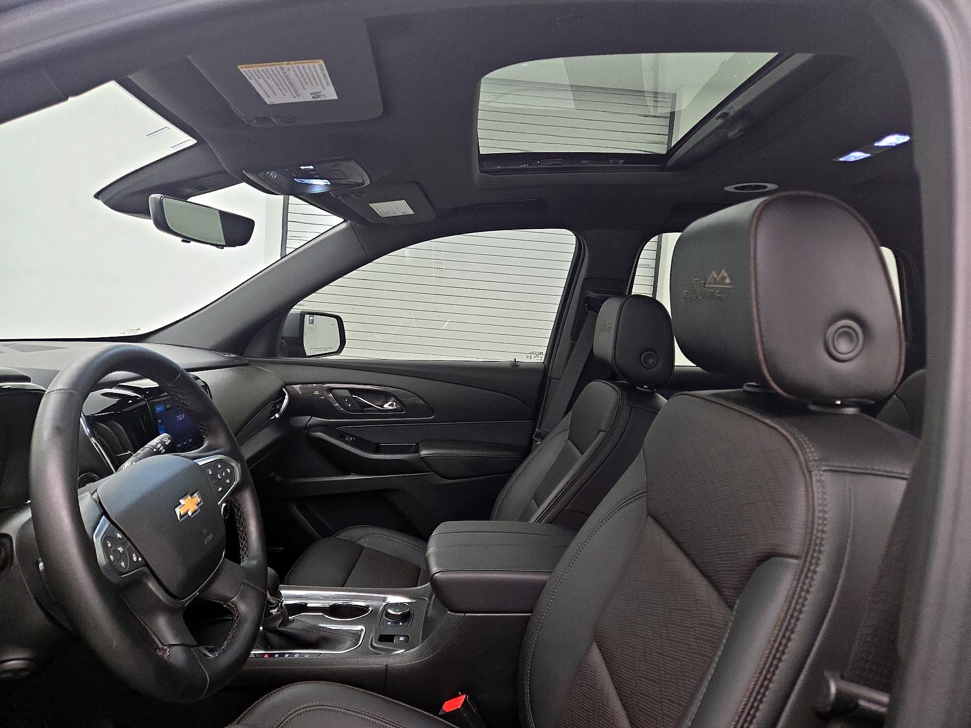 Thumbnail: 2023 Chevrolet Traverse - 19