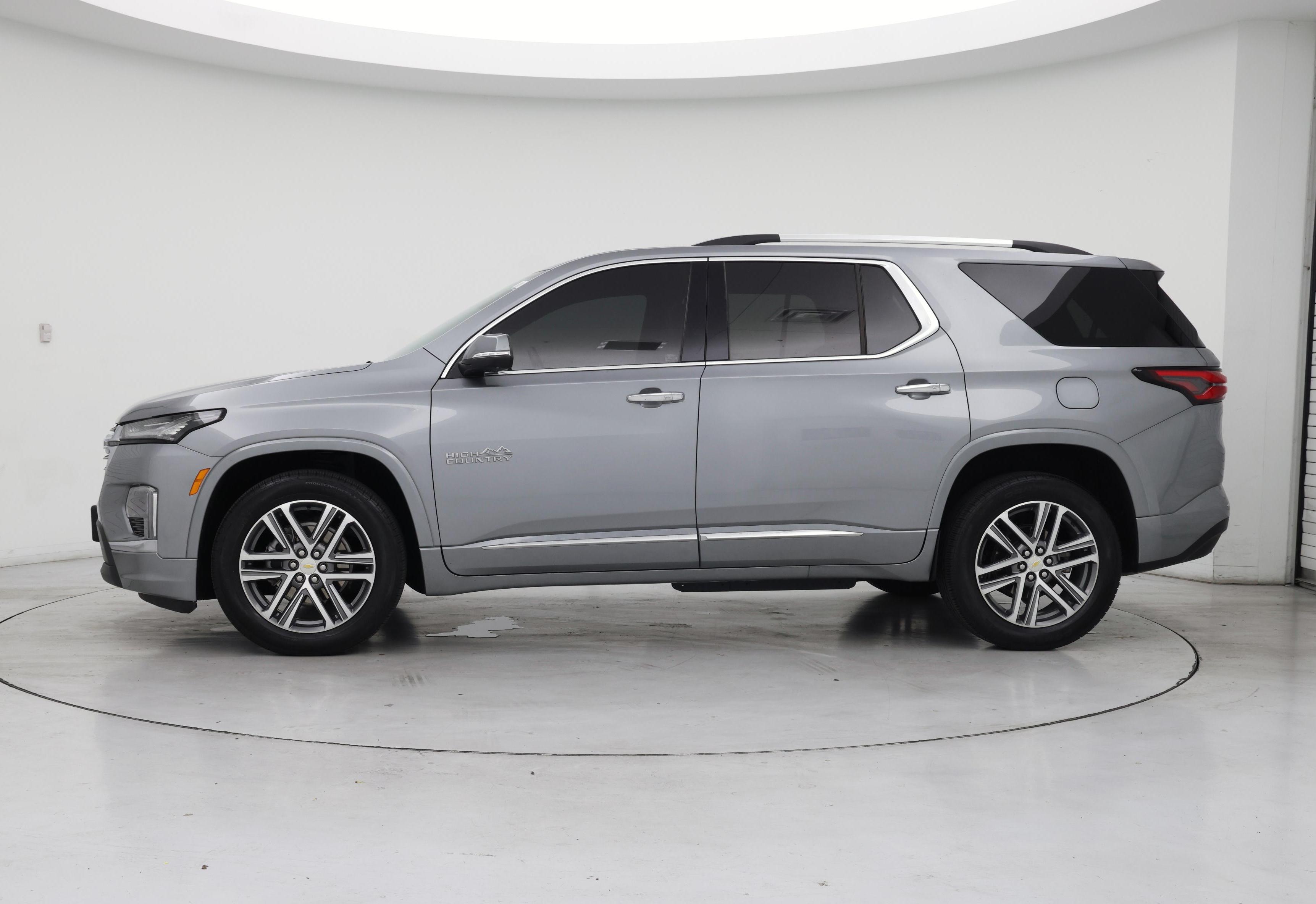 Thumbnail: 2023 Chevrolet Traverse - 3