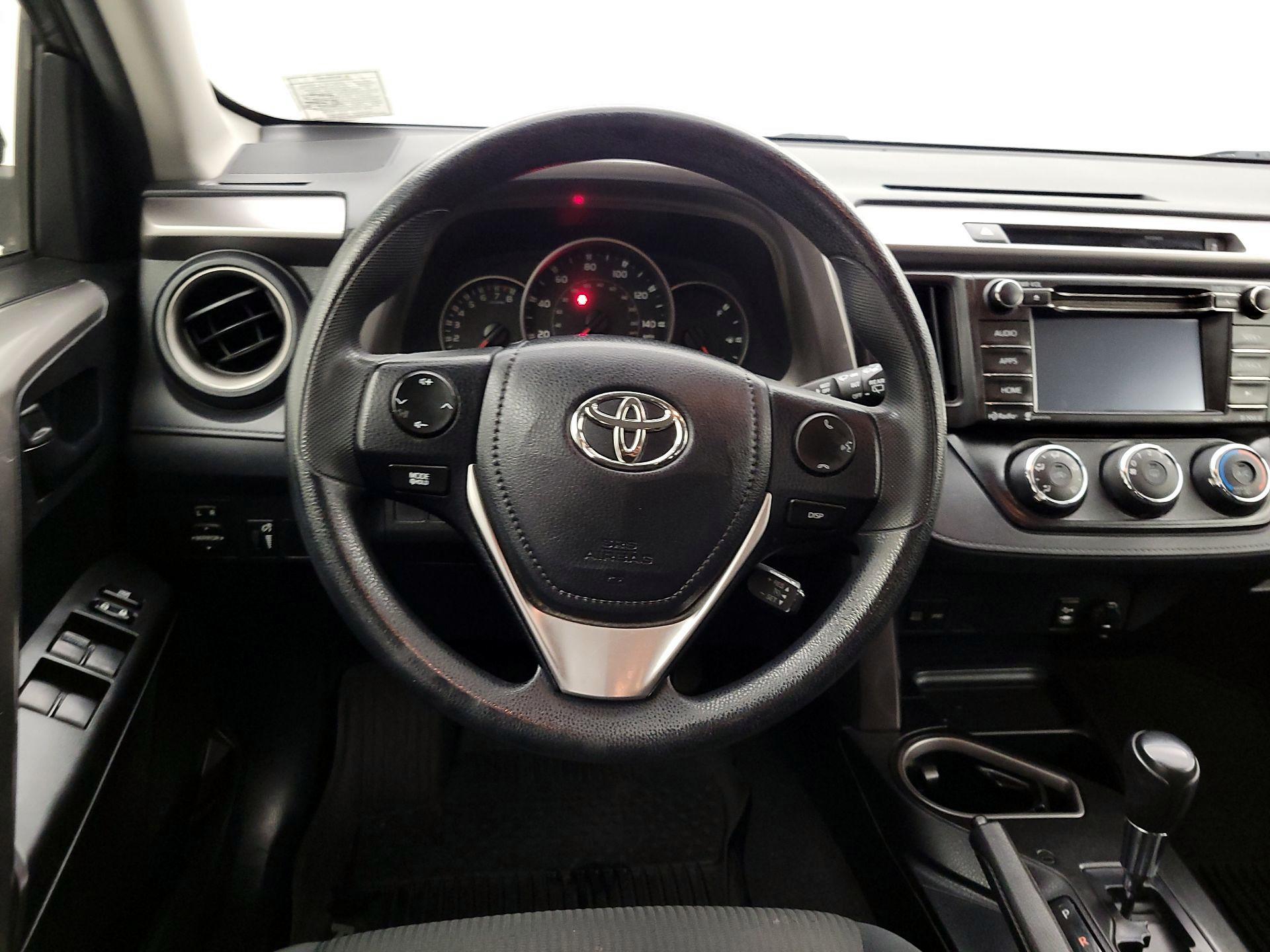 Thumbnail: 2016 Toyota RAV4 - 10