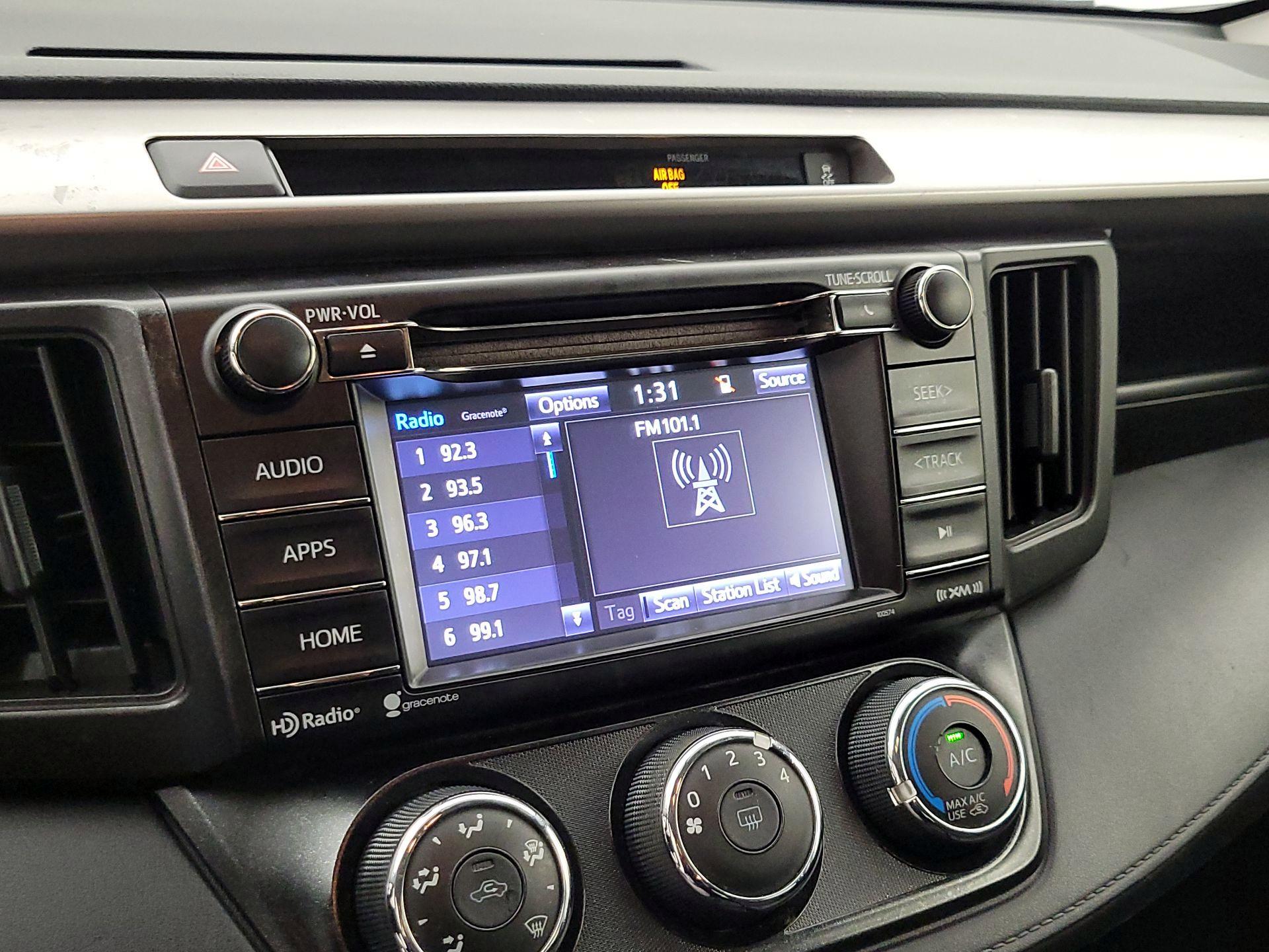 Thumbnail: 2016 Toyota RAV4 - 15