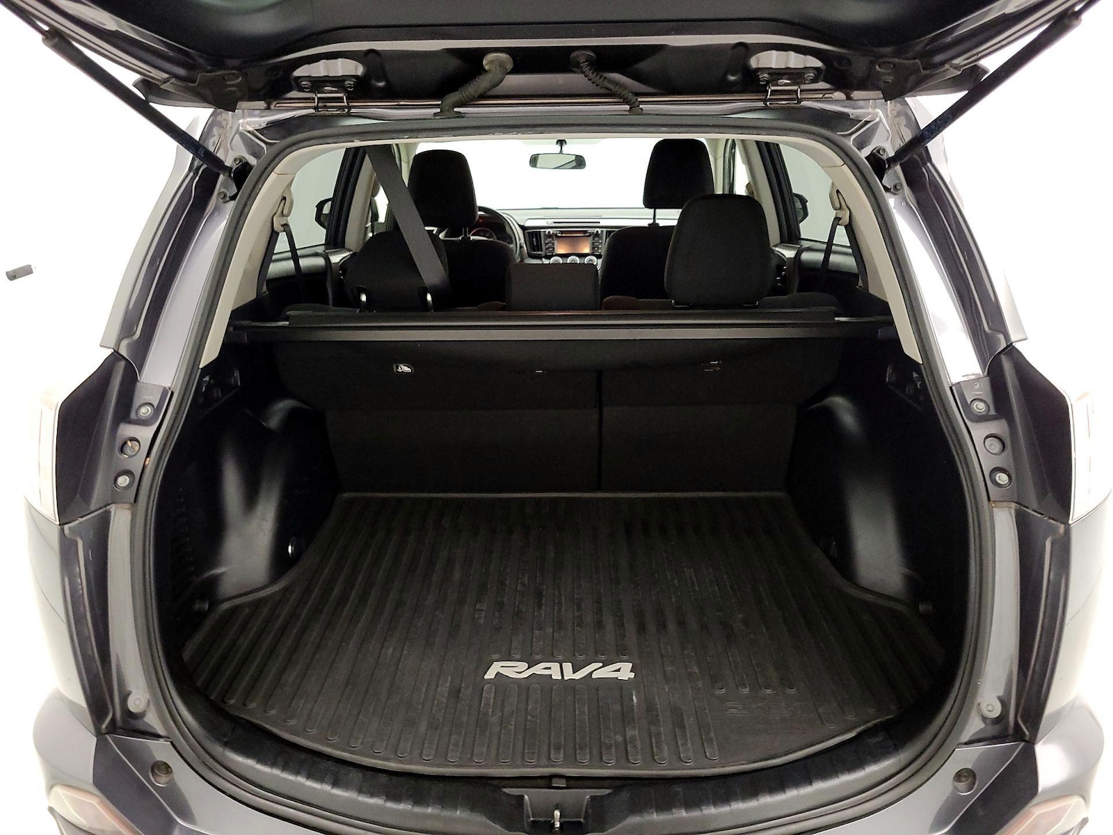 2016 Toyota RAV4 LE - Photo 20