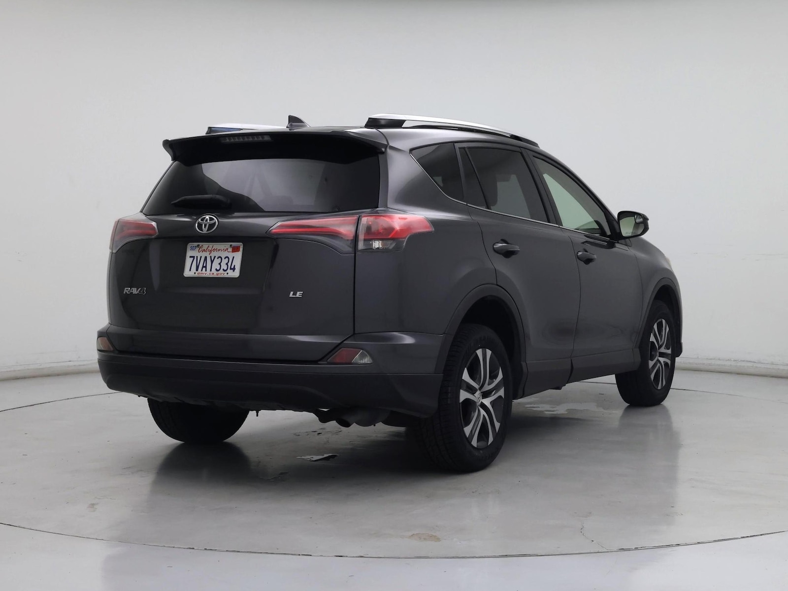 2016 Toyota RAV4 LE - Photo 9