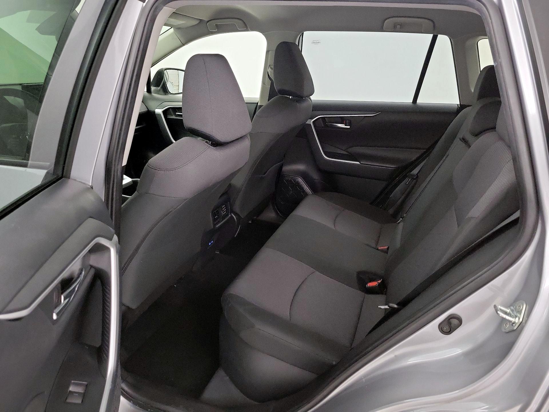 Thumbnail: 2022 Toyota RAV4 - 19