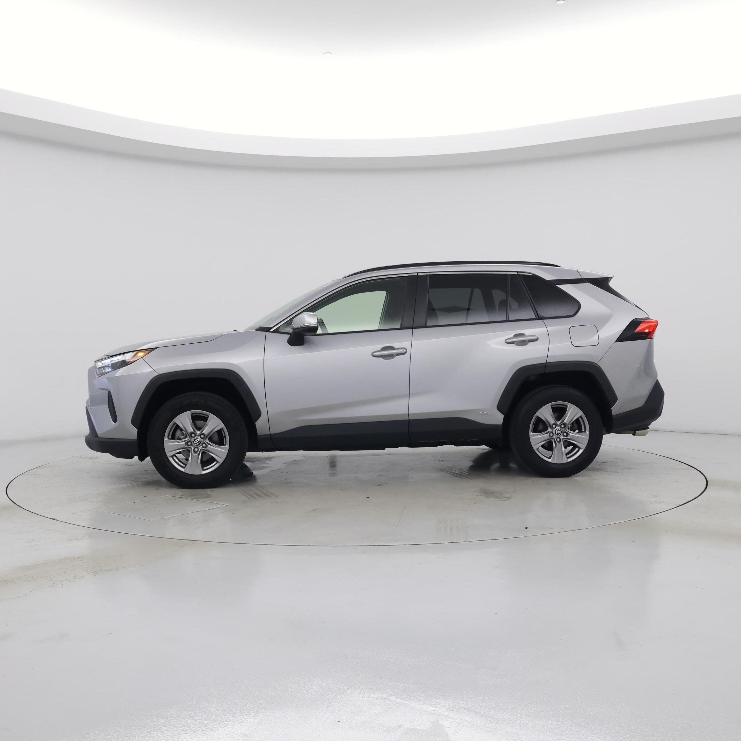 Thumbnail: 2022 Toyota RAV4 - 3