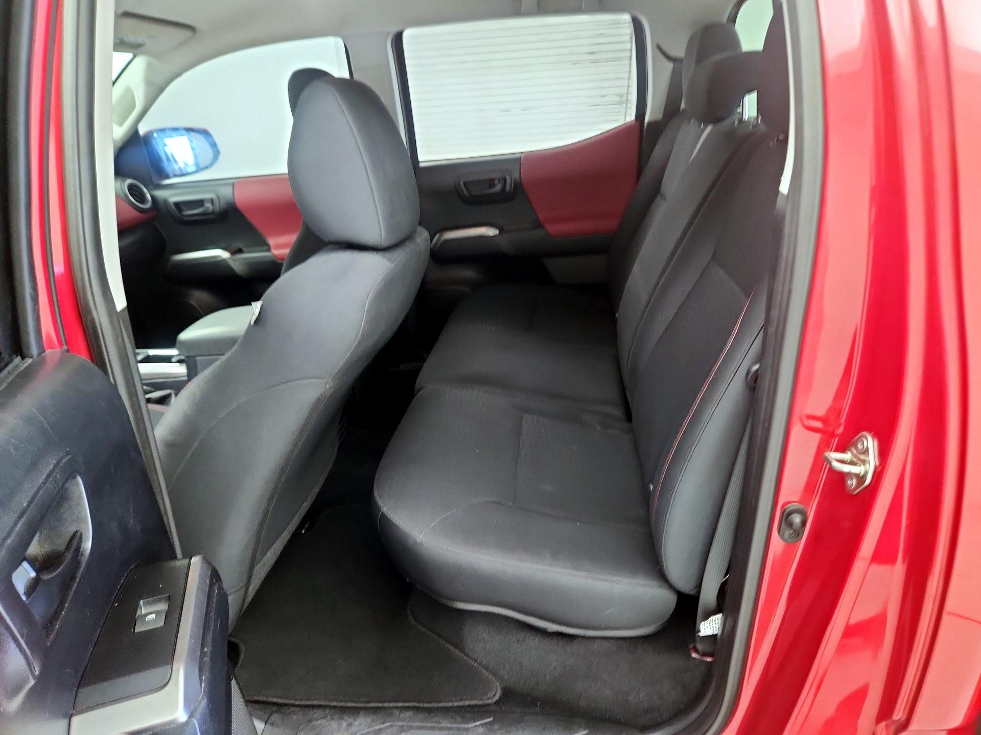 Thumbnail: 2019 Toyota Tacoma - 17