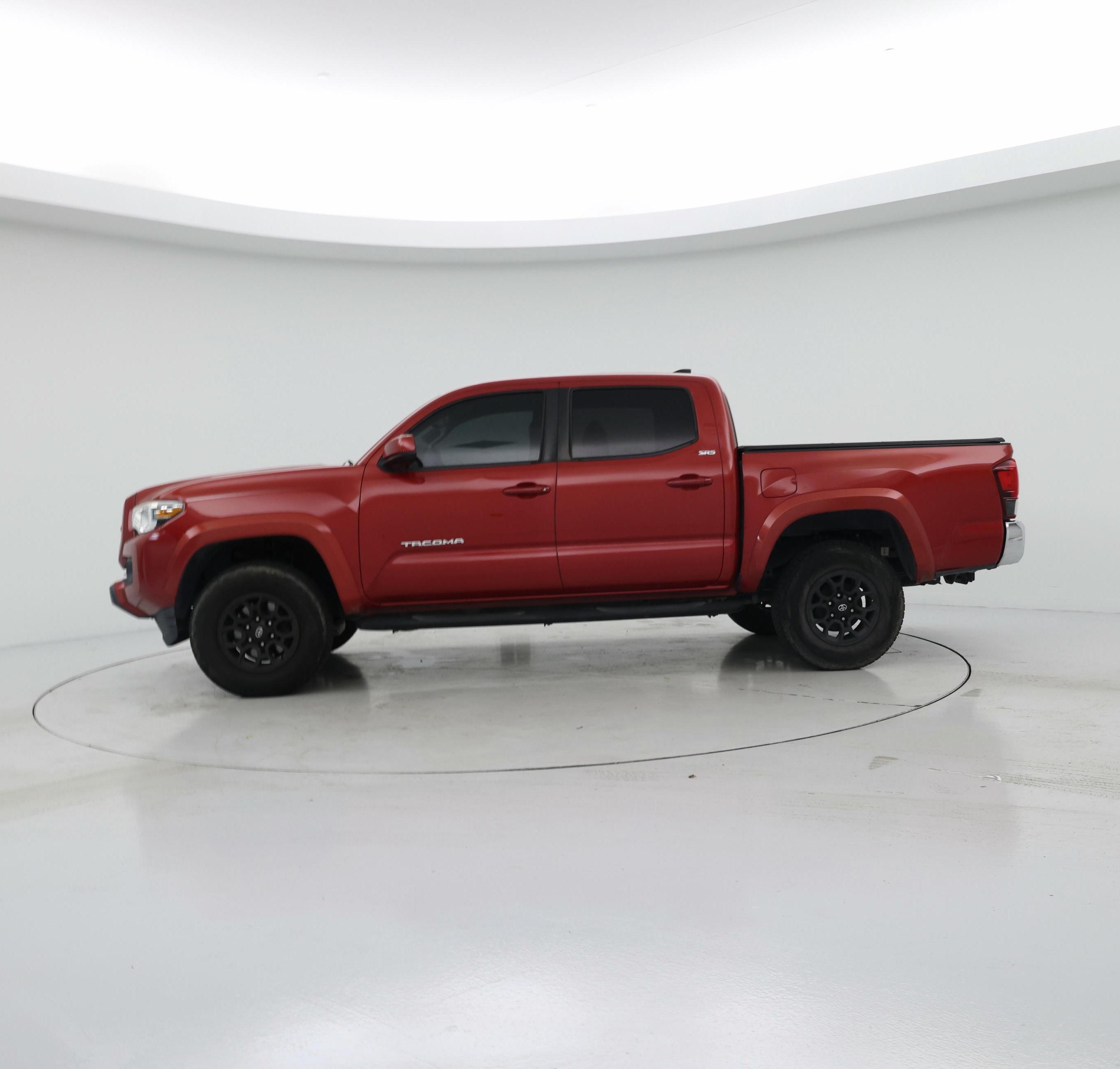 Thumbnail: 2019 Toyota Tacoma - 3