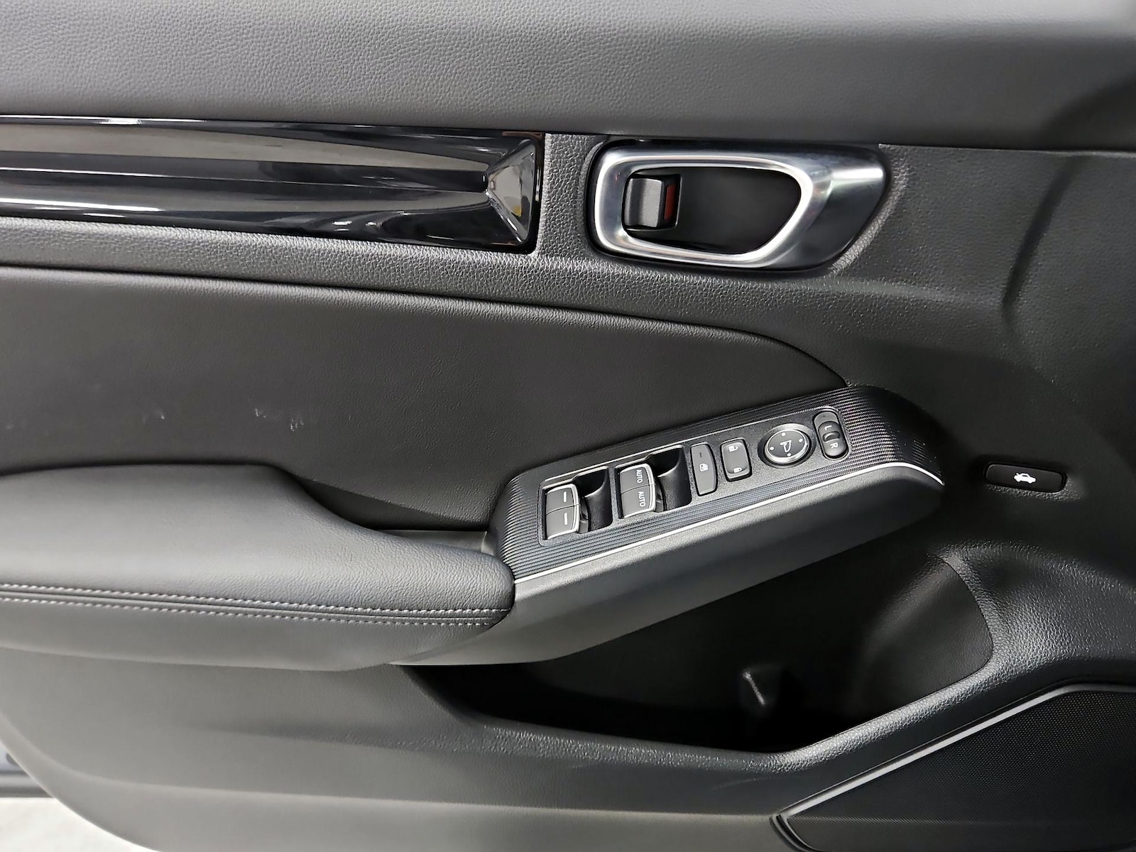2025 Honda Civic Sport Touring - Photo 13