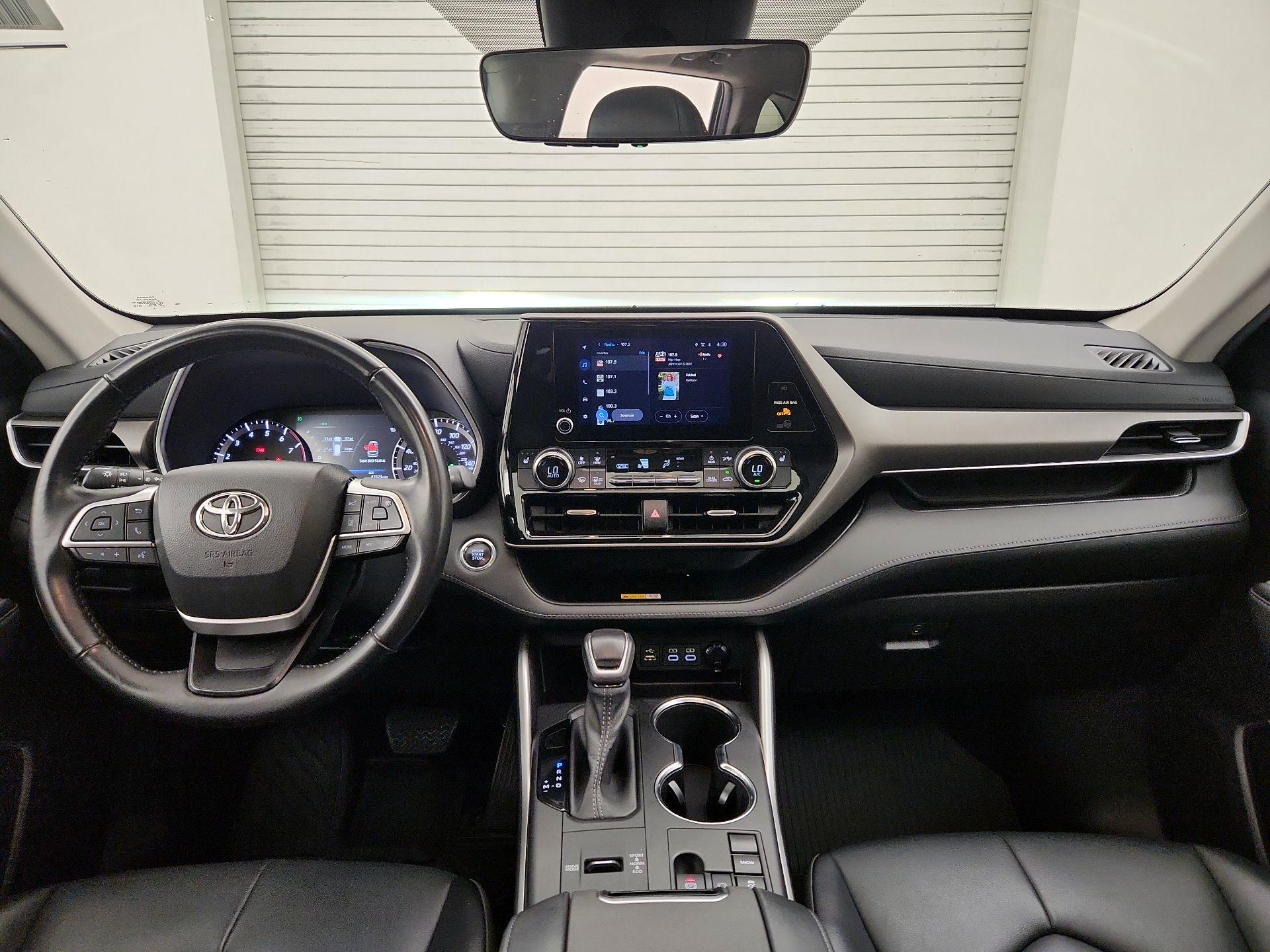 Thumbnail: 2023 Toyota Highlander - 9