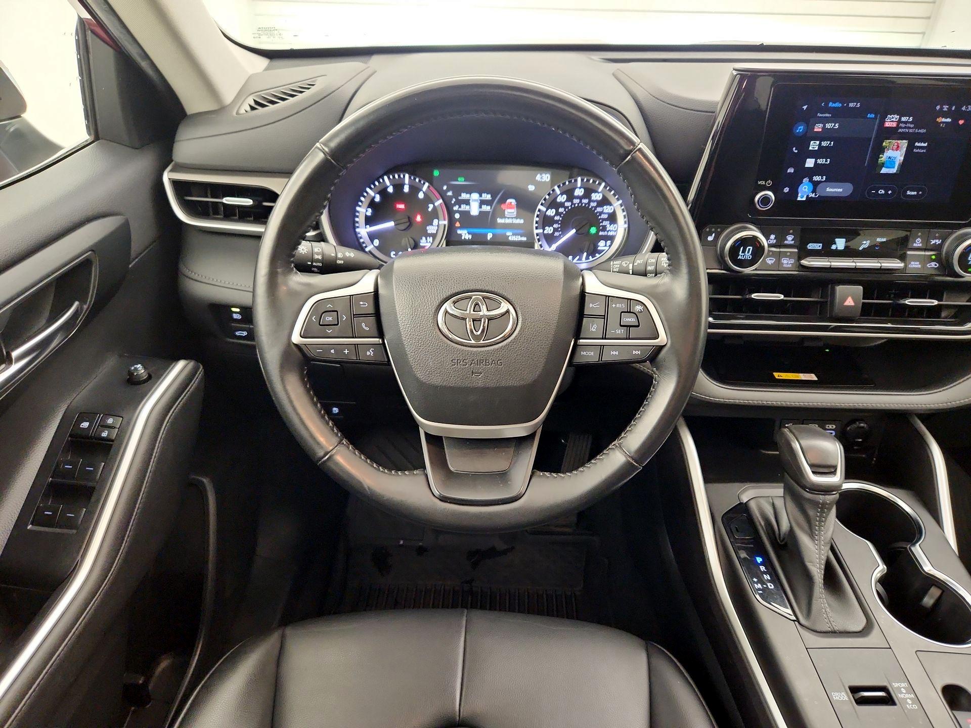 Thumbnail: 2023 Toyota Highlander - 10
