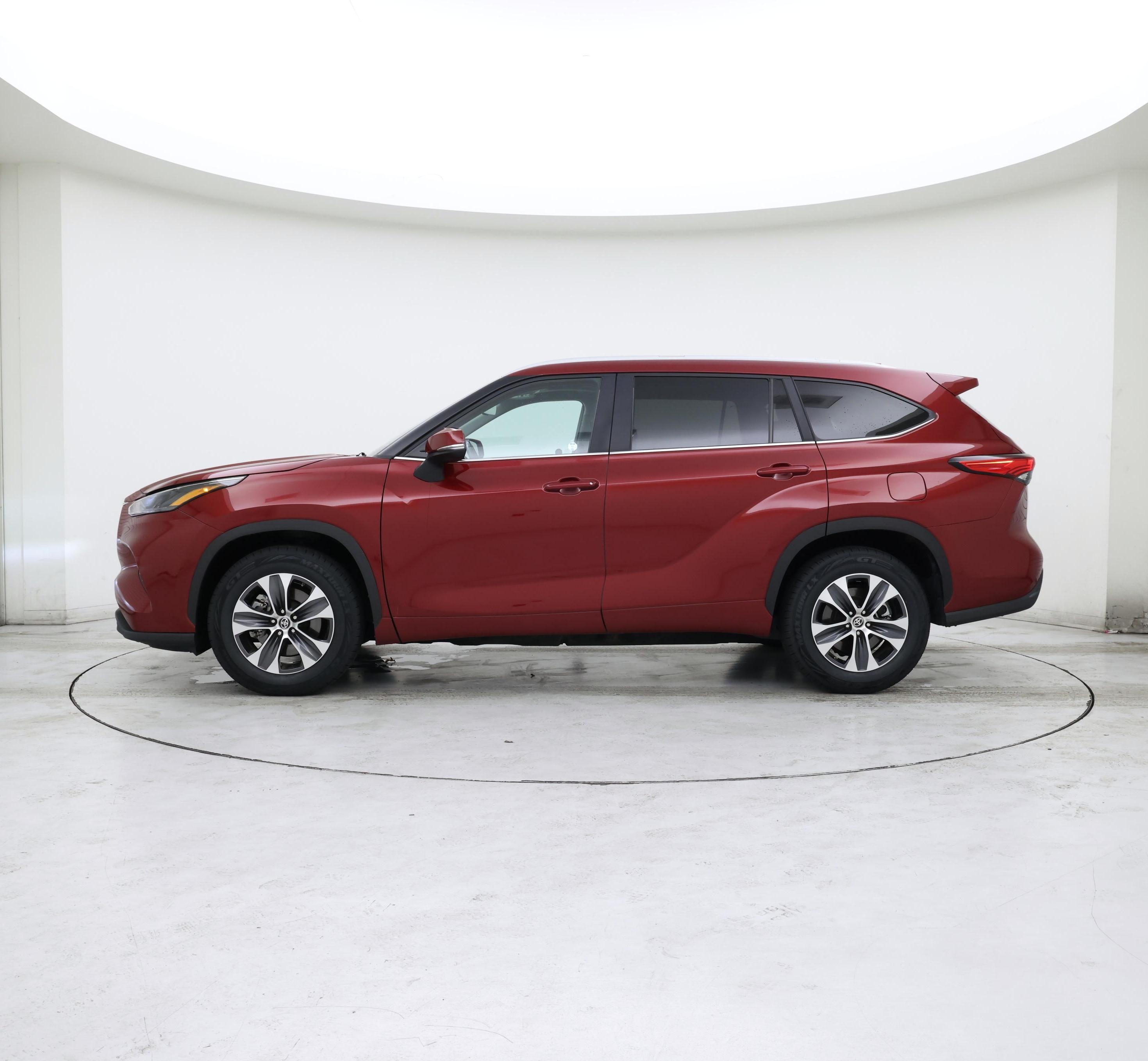 Thumbnail: 2023 Toyota Highlander - 3