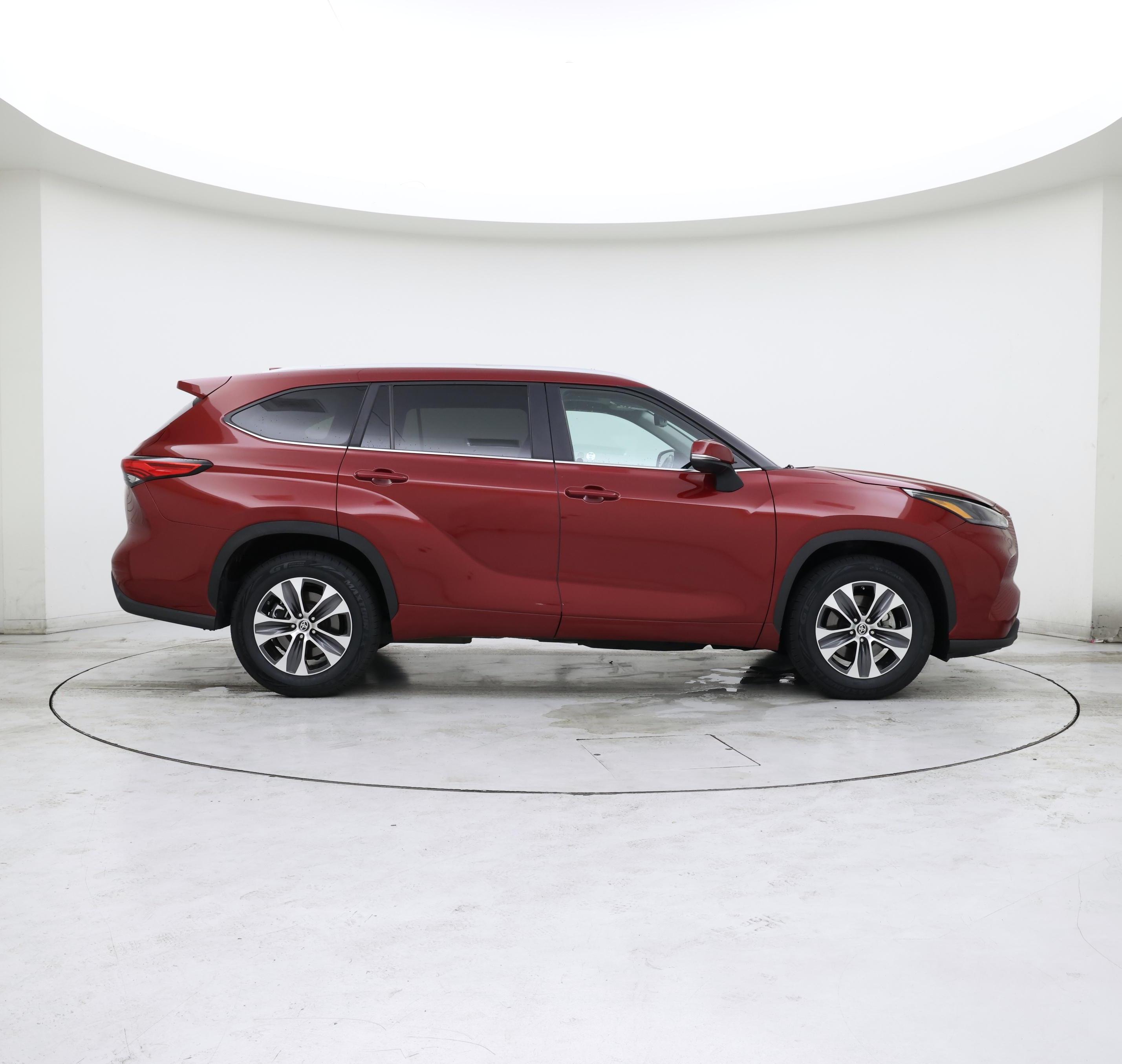 Thumbnail: 2023 Toyota Highlander - 7