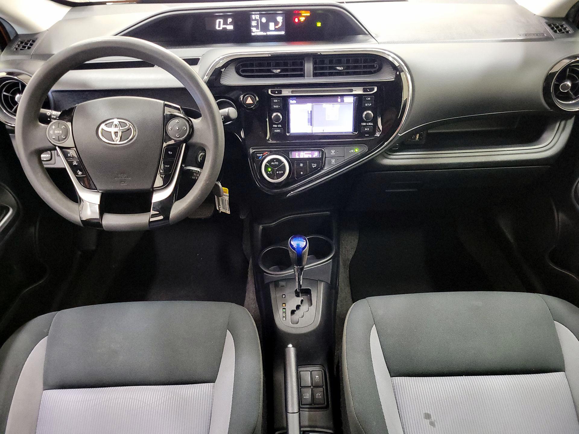 Thumbnail: 2018 Toyota Prius c - 9